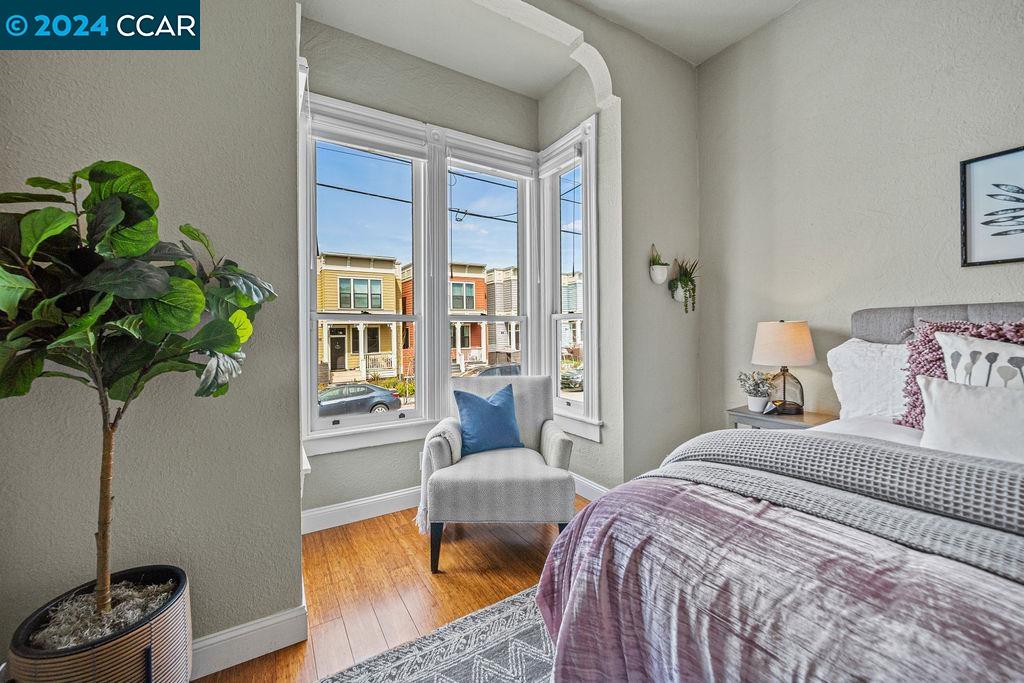 Detail Gallery Image 11 of 23 For 1419 11th, Oakland,  CA 94607 - 3 Beds | 1 Baths