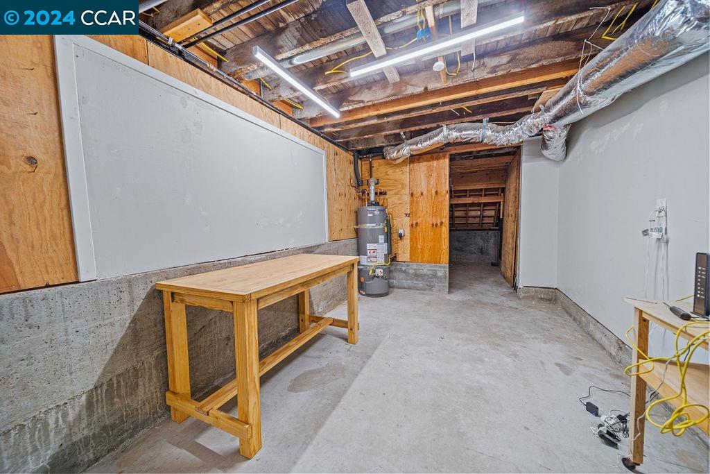 Detail Gallery Image 18 of 23 For 1419 11th, Oakland,  CA 94607 - 3 Beds | 1 Baths