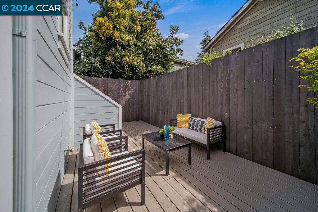 Detail Gallery Image 21 of 23 For 1419 11th, Oakland,  CA 94607 - 3 Beds | 1 Baths