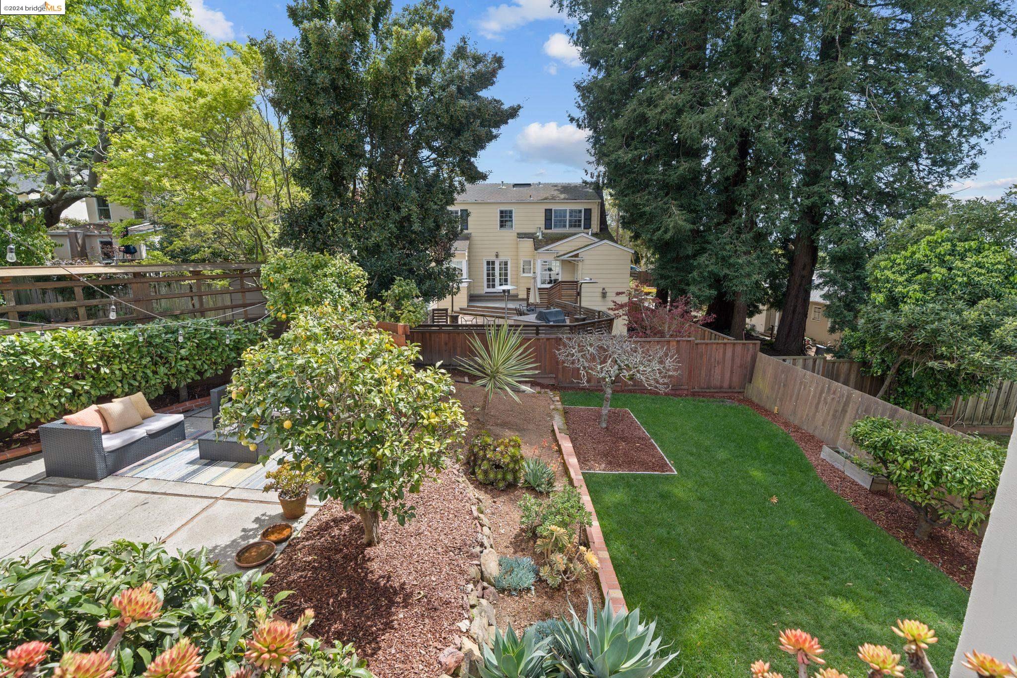 Detail Gallery Image 36 of 56 For 5826 Amy Dr, Oakland,  CA 94618 - 3 Beds | 2 Baths