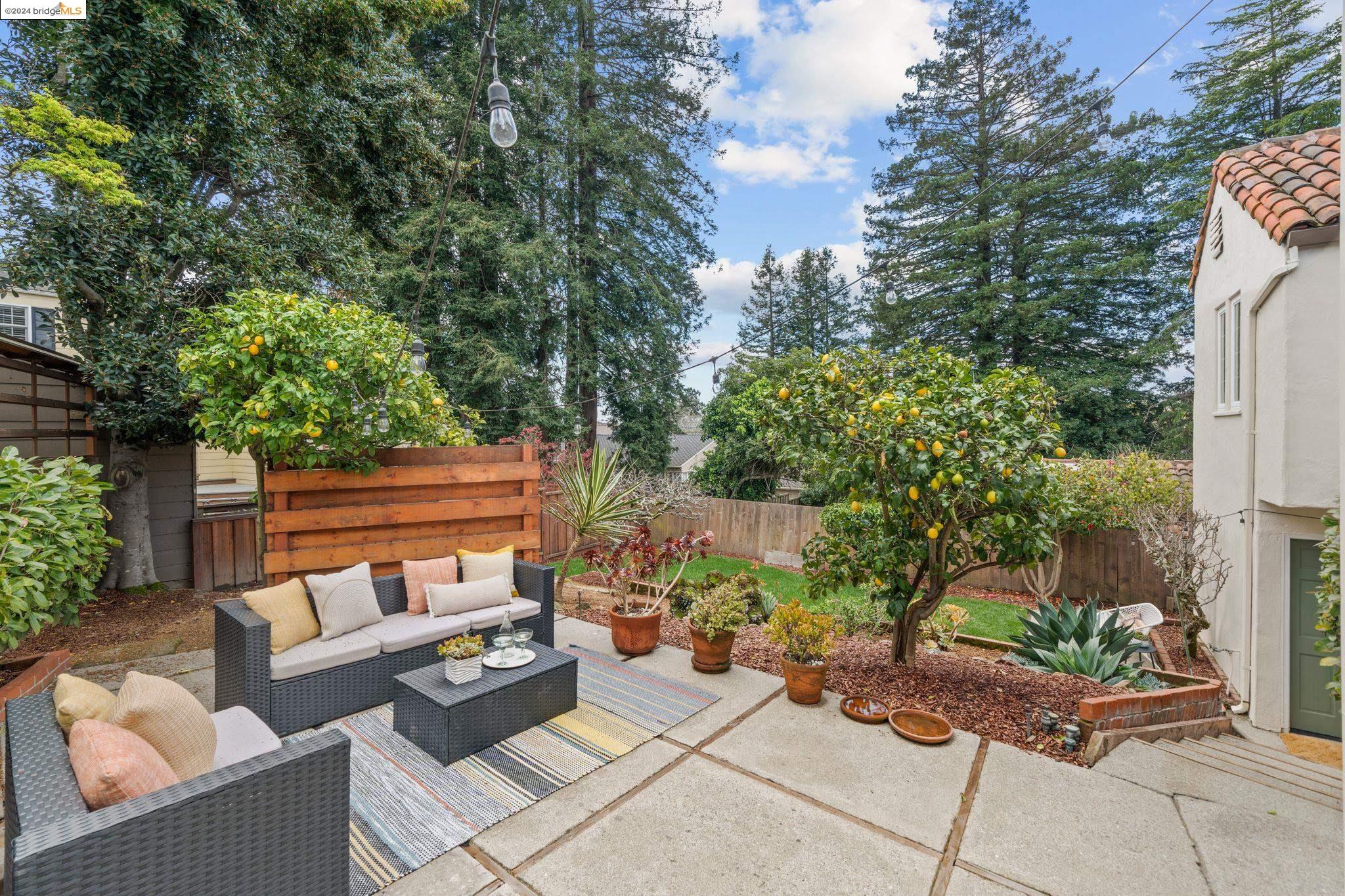 Detail Gallery Image 42 of 56 For 5826 Amy Dr, Oakland,  CA 94618 - 3 Beds | 2 Baths