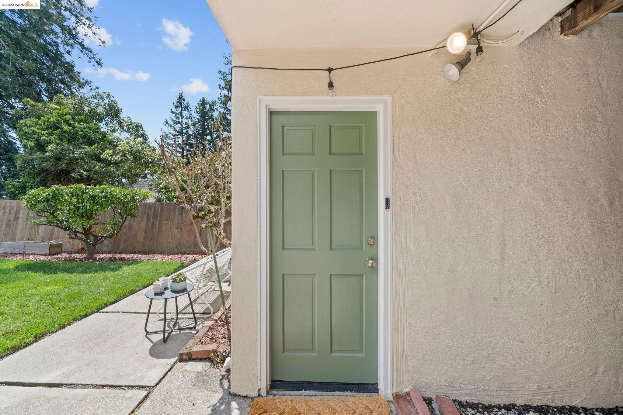 Detail Gallery Image 43 of 56 For 5826 Amy Dr, Oakland,  CA 94618 - 3 Beds | 2 Baths