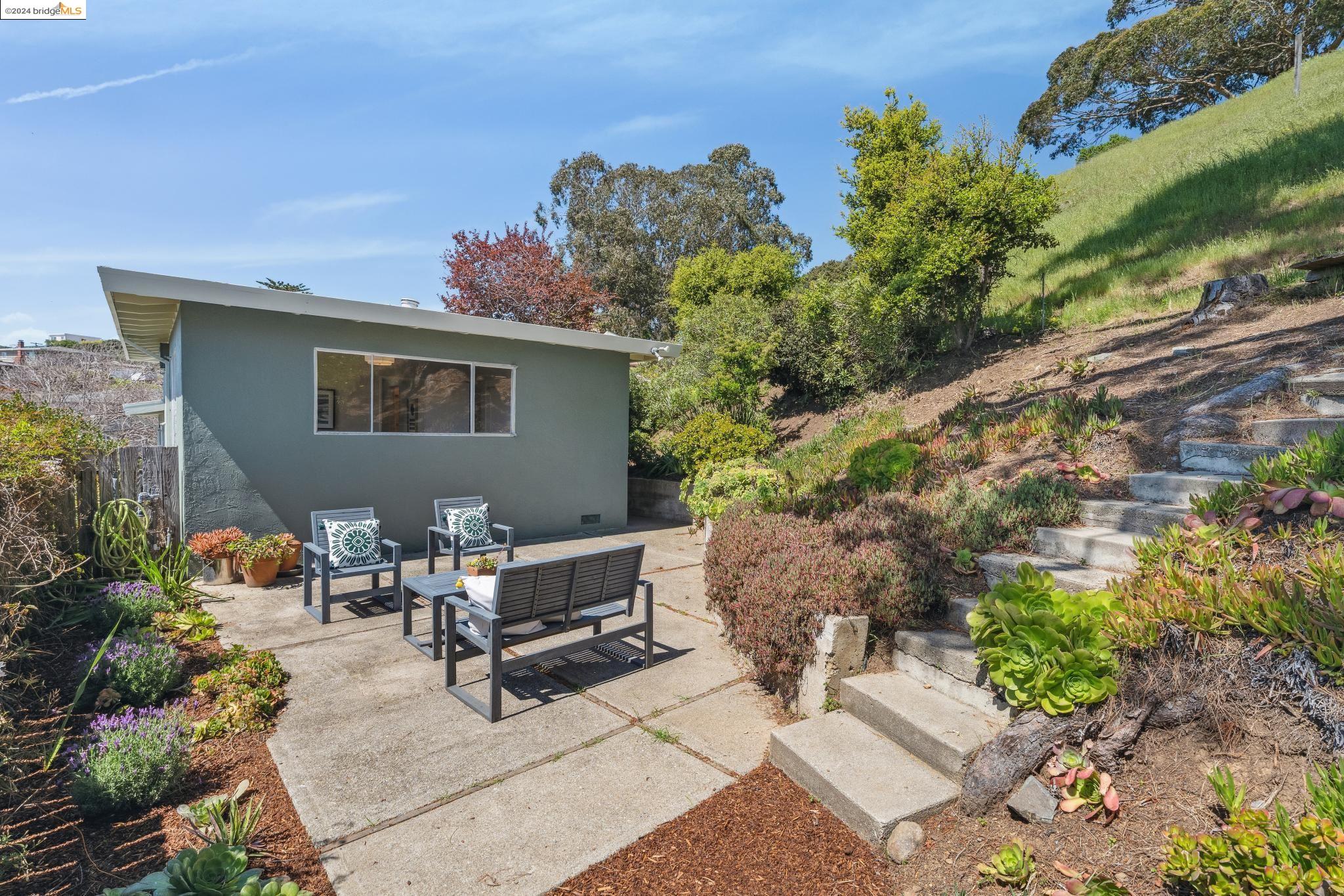Detail Gallery Image 40 of 46 For 7319 Ganges Ct, El Cerrito,  CA 94530 - 2 Beds | 1 Baths