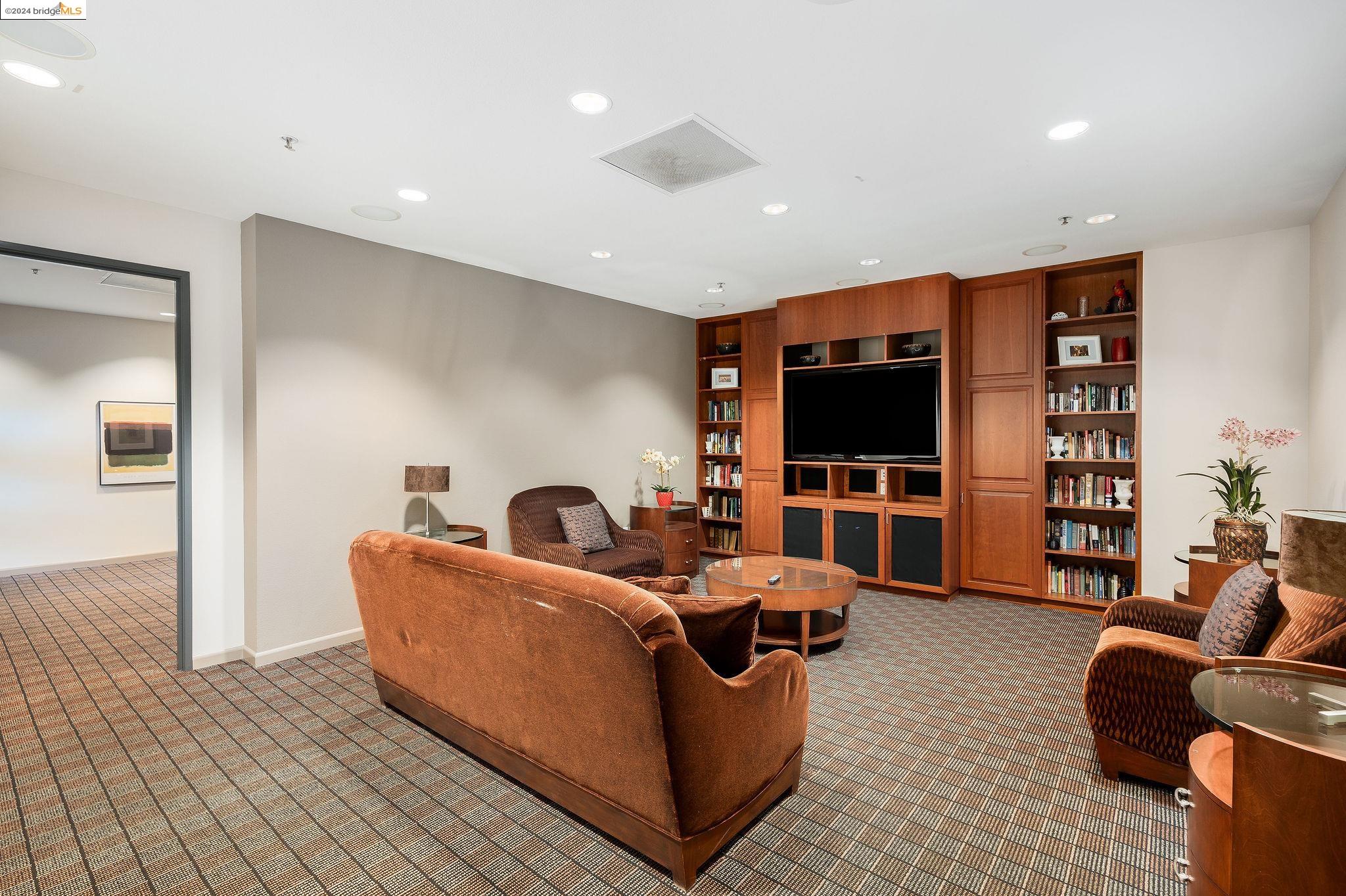 Detail Gallery Image 24 of 33 For 5855 Horton St #805,  Emeryville,  CA 94608 - 1 Beds | 1 Baths