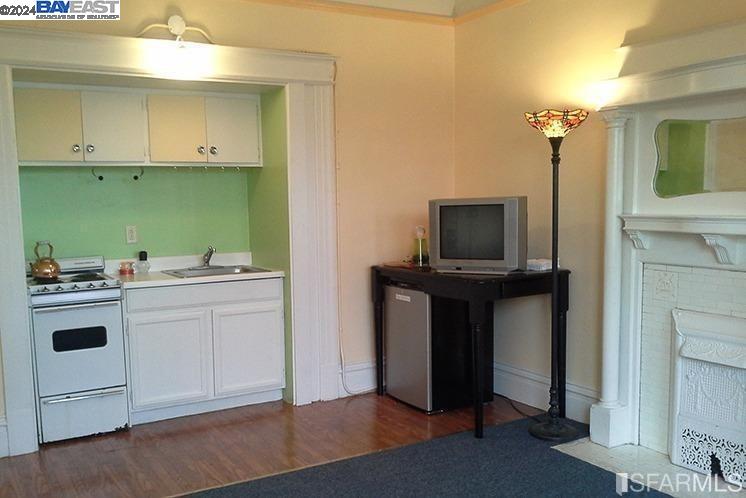 Detail Gallery Image 5 of 7 For 4328 Geary Boulevard, San Francisco,  CA 94118 - – Beds | – Baths