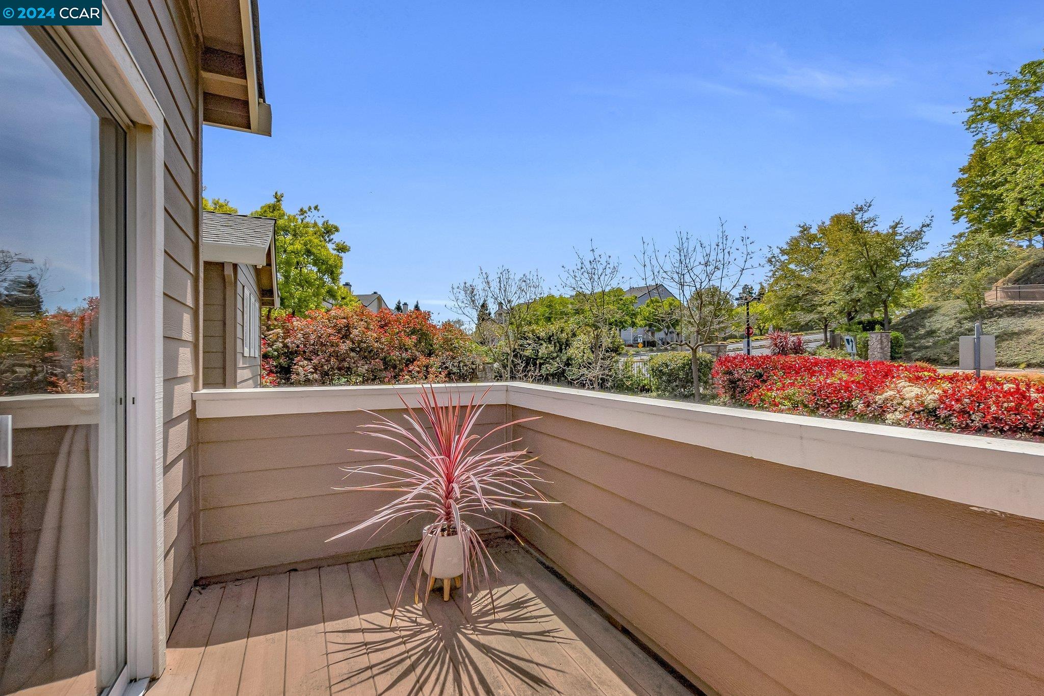 Detail Gallery Image 11 of 18 For 1304 Dawn Ct, San Ramon,  CA 94583 - 3 Beds | 2/1 Baths
