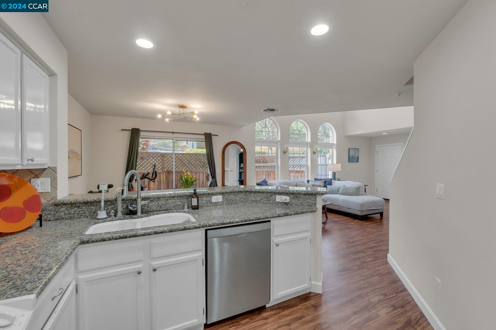 Detail Gallery Image 6 of 18 For 1304 Dawn Ct, San Ramon,  CA 94583 - 3 Beds | 2/1 Baths