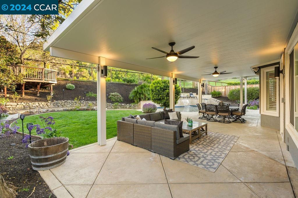 Detail Gallery Image 11 of 60 For 5410 Oakstone Ct, Concord,  CA 94521 - 5 Beds | 3/1 Baths