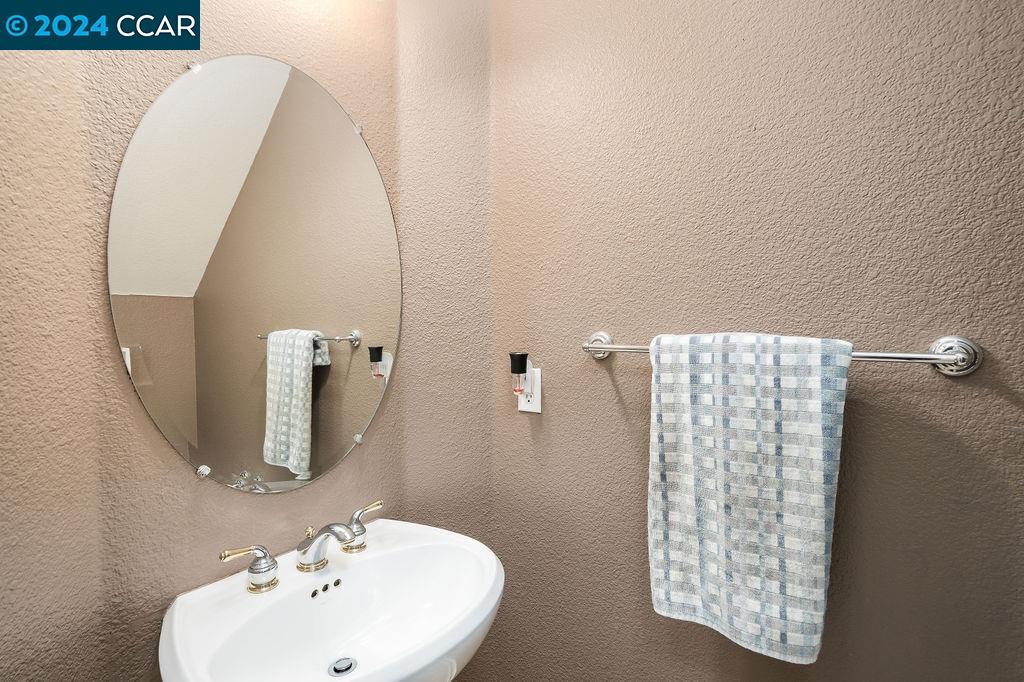 Detail Gallery Image 29 of 60 For 5410 Oakstone Ct, Concord,  CA 94521 - 5 Beds | 3/1 Baths