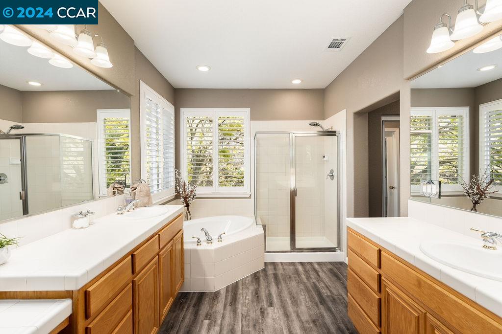 Detail Gallery Image 37 of 60 For 5410 Oakstone Ct, Concord,  CA 94521 - 5 Beds | 3/1 Baths