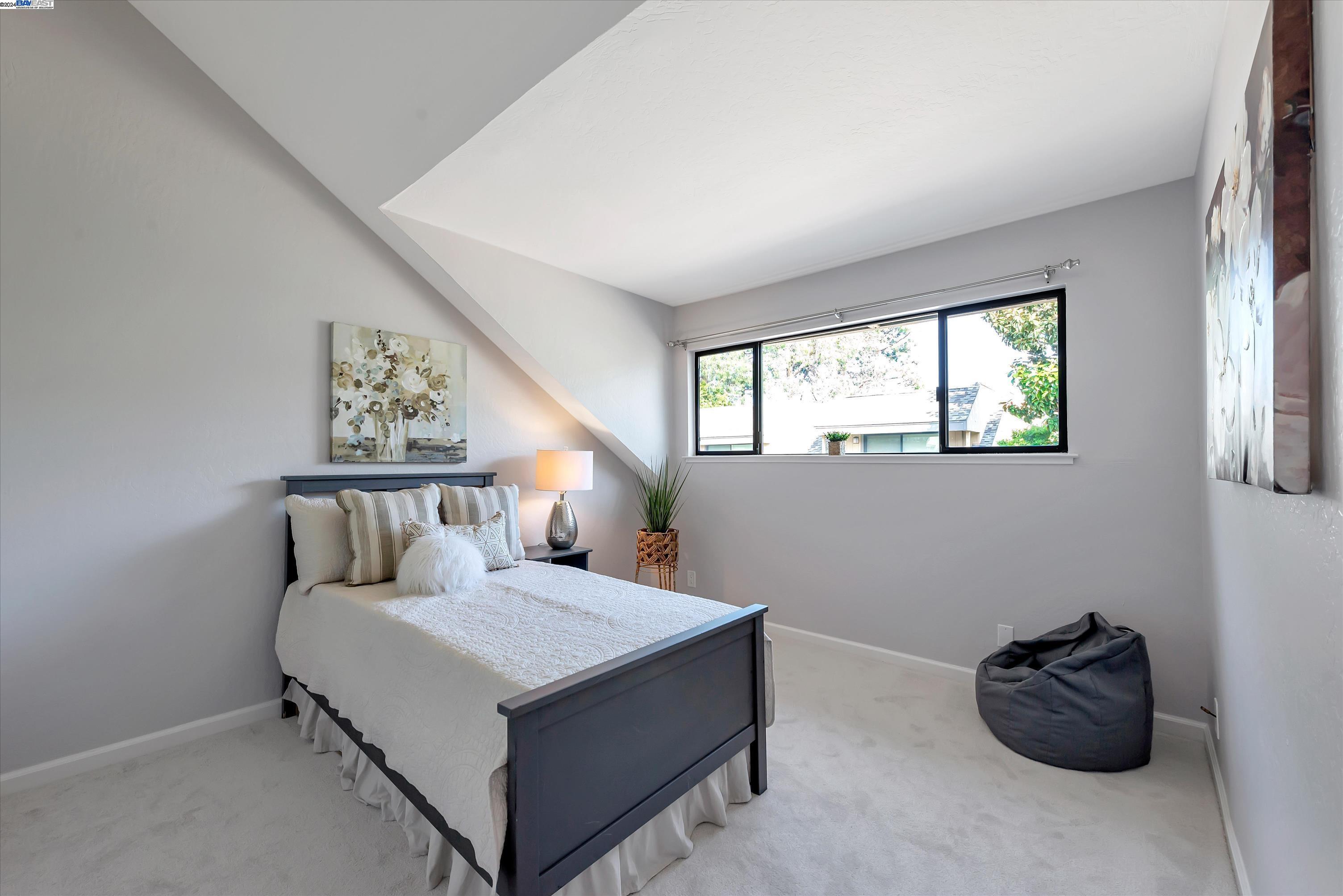 Detail Gallery Image 26 of 41 For 670 San Antonio Rd #6,  Palo Alto,  CA 94306 - 3 Beds | 2/1 Baths