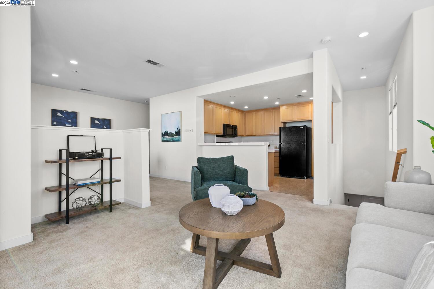 Detail Gallery Image 6 of 24 For 170 N N St #100,  Livermore,  CA 94550-3120 - 2 Beds | 2/1 Baths