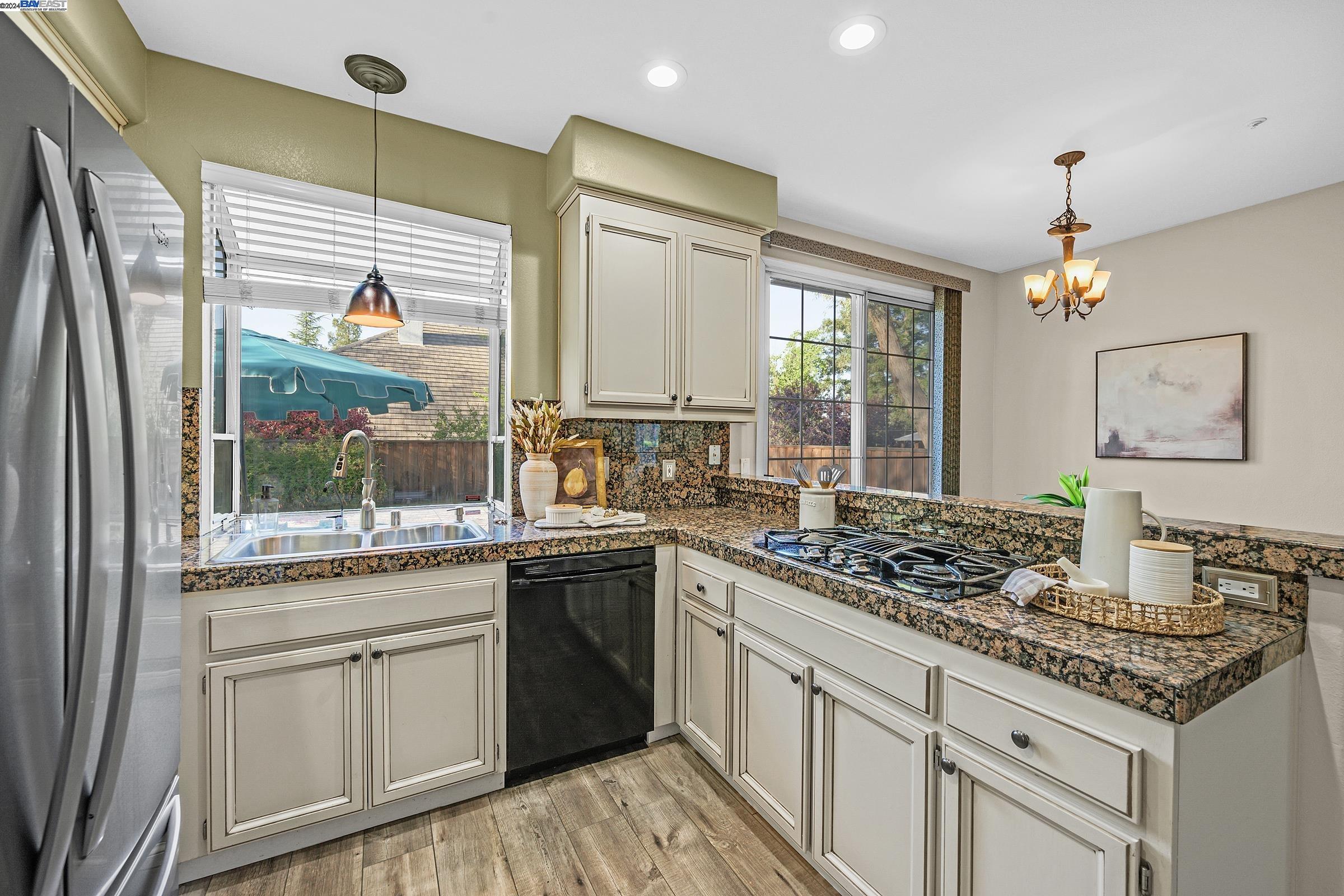Detail Gallery Image 27 of 60 For 3816 Loch Lomand Way, Livermore,  CA 94551 - 4 Beds | 2/1 Baths