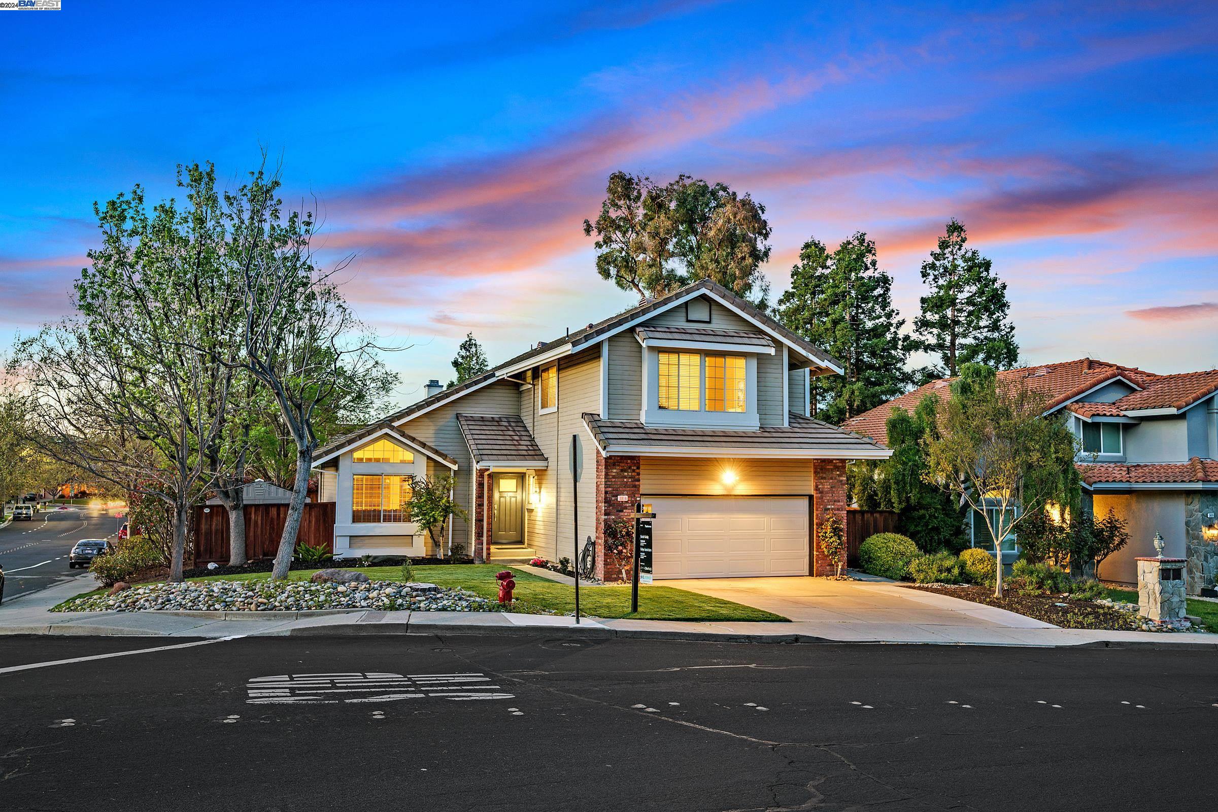 Detail Gallery Image 4 of 60 For 3816 Loch Lomand Way, Livermore,  CA 94551 - 4 Beds | 2/1 Baths