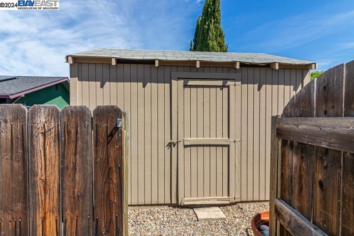 Detail Gallery Image 33 of 38 For 836 Arbor Ct, Livermore,  CA 94550 - 3 Beds | 2 Baths
