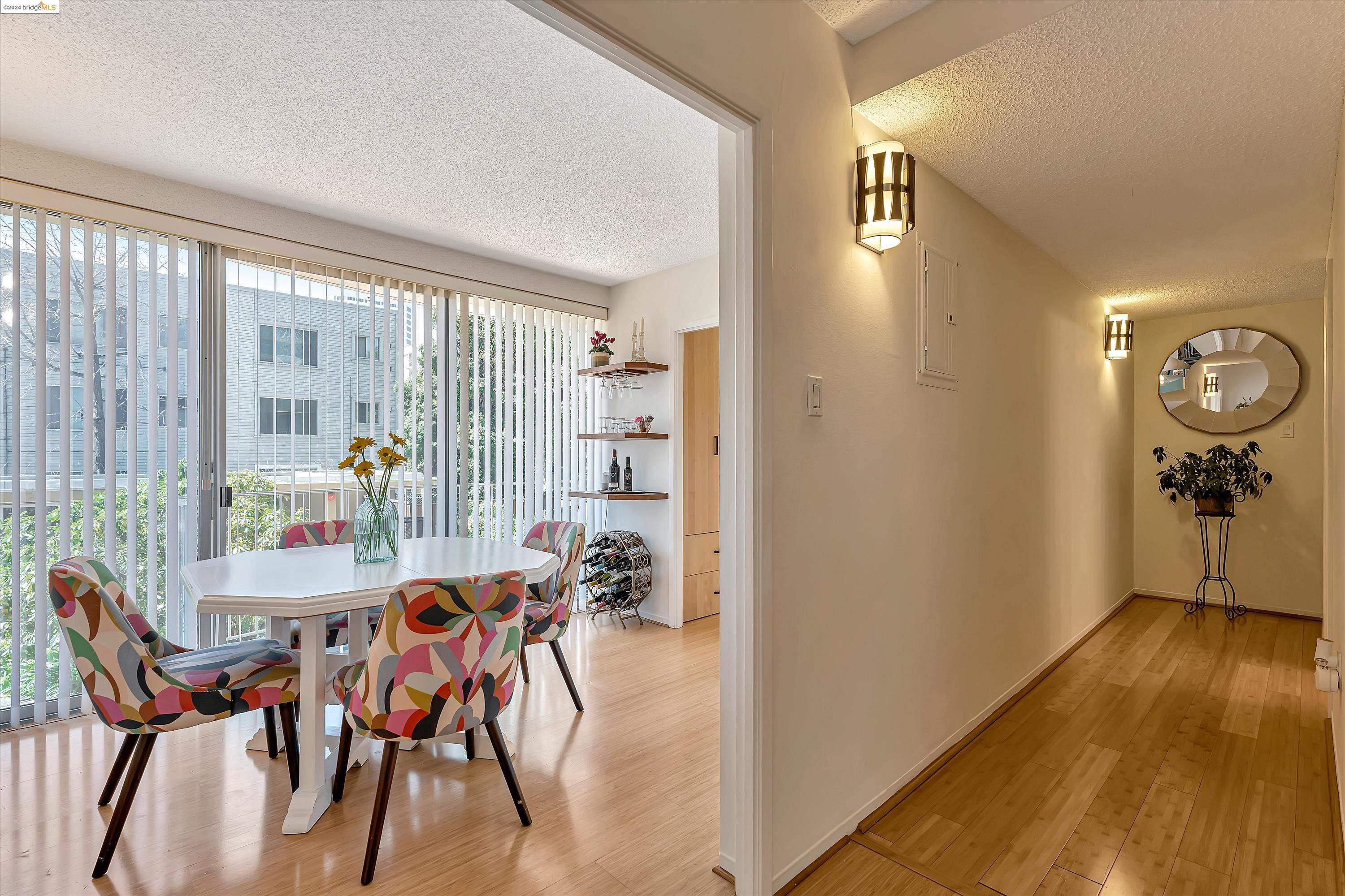 Detail Gallery Image 14 of 44 For 1555 Lakeside Drive #25,  Oakland,  CA 94612 - 2 Beds | 2 Baths