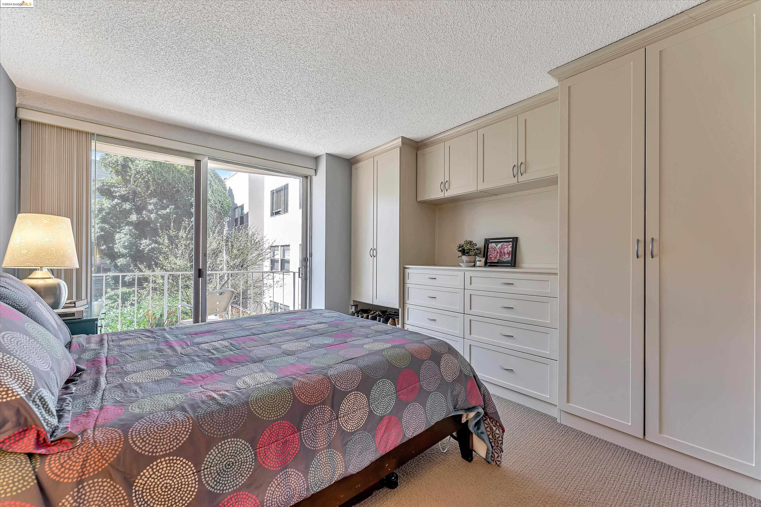Detail Gallery Image 19 of 44 For 1555 Lakeside Drive #25,  Oakland,  CA 94612 - 2 Beds | 2 Baths