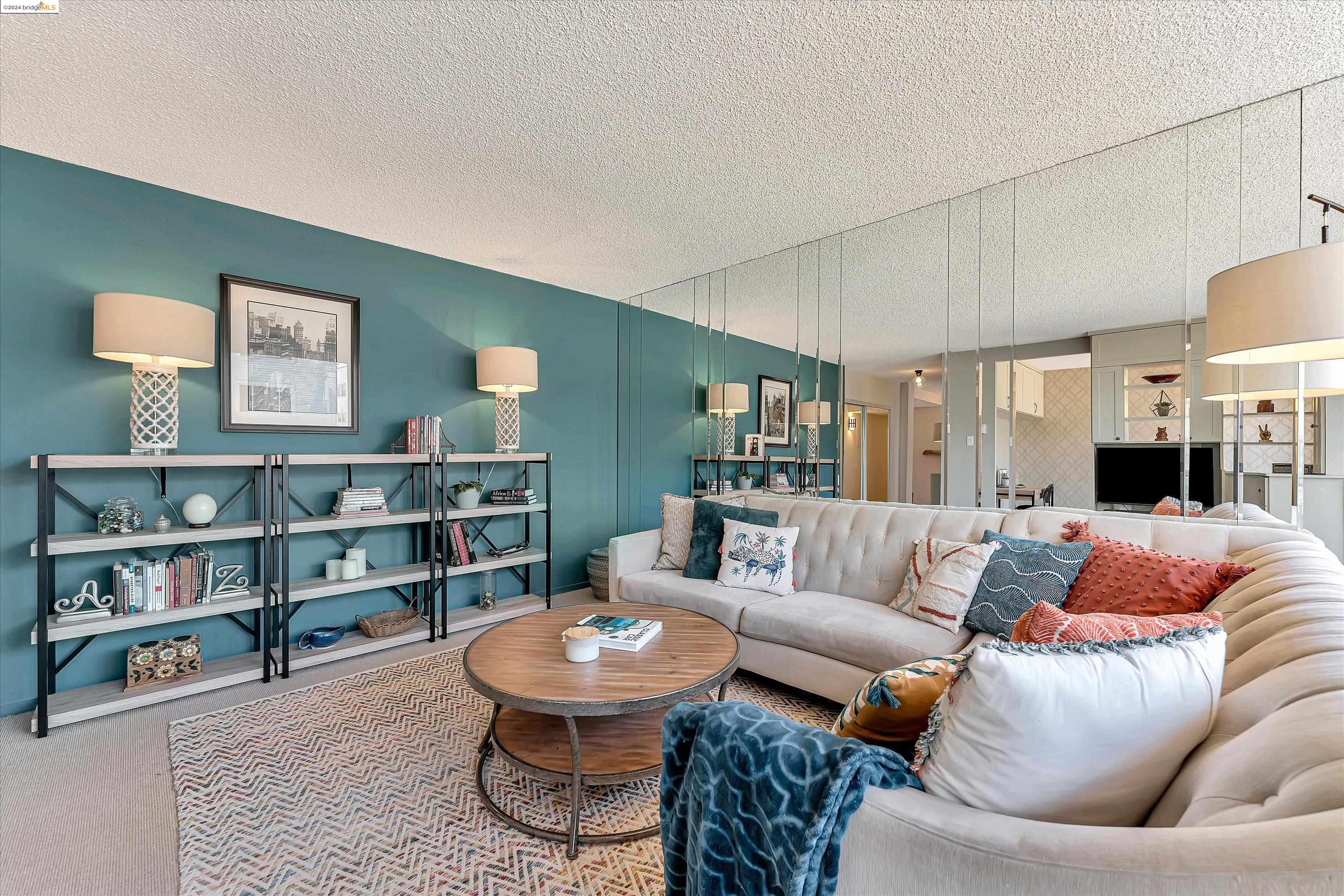 Detail Gallery Image 4 of 48 For 1555 Lakeside Drive #25,  Oakland,  CA 94612 - 2 Beds | 2 Baths