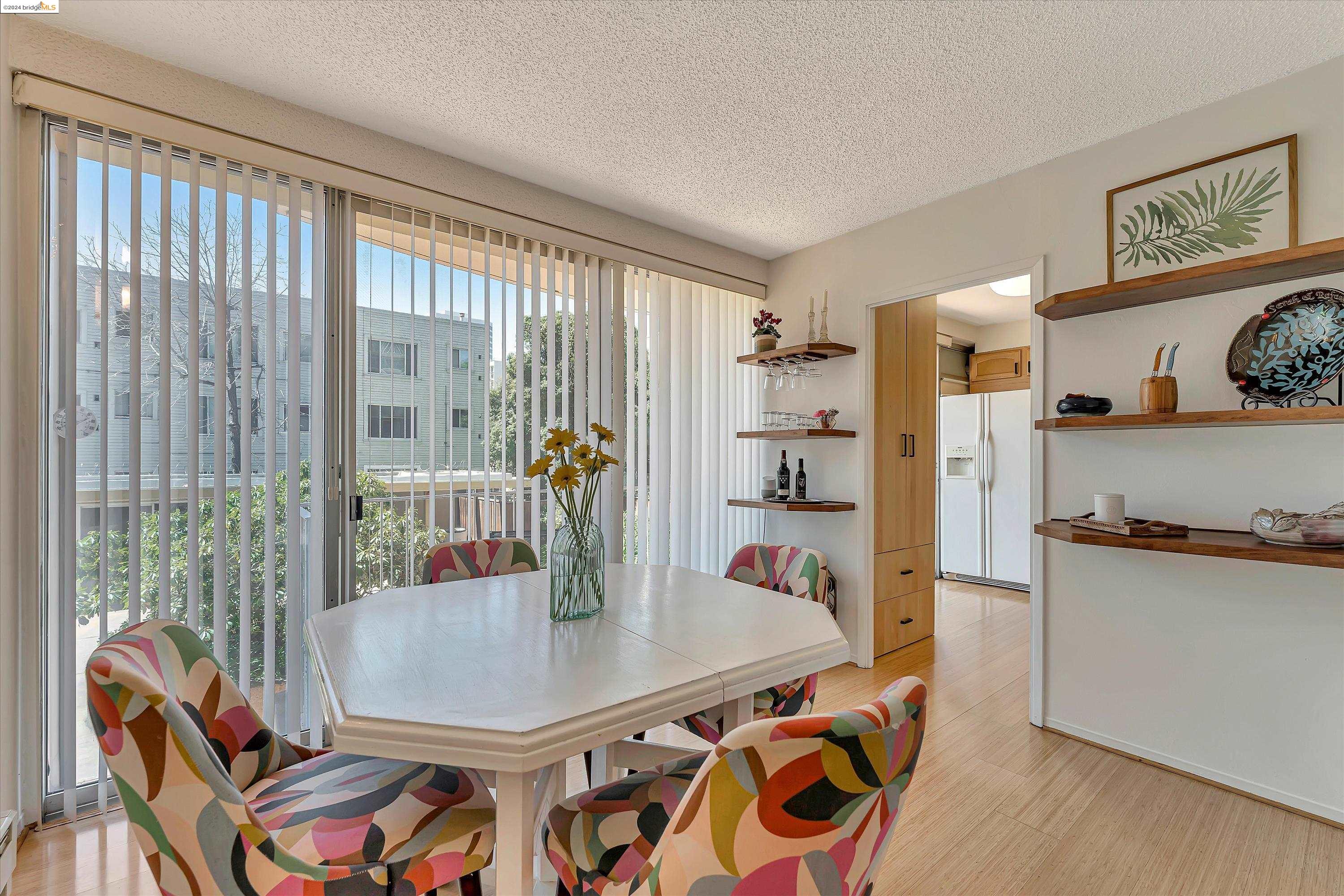 Detail Gallery Image 9 of 48 For 1555 Lakeside Drive #25,  Oakland,  CA 94612 - 2 Beds | 2 Baths