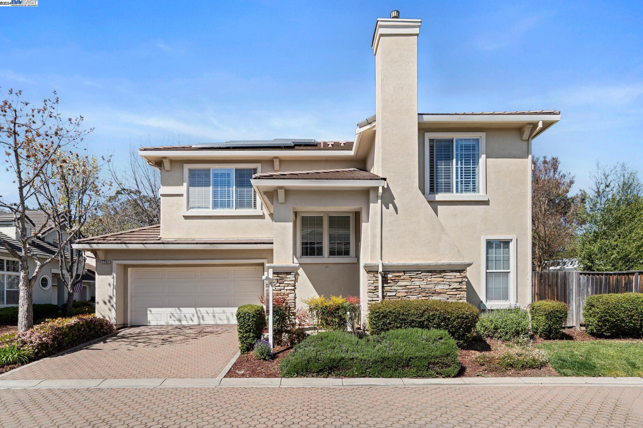 Detail Gallery Image 1 of 31 For 1752 Holly Cmn, Livermore,  CA 94550 - 3 Beds | 2/1 Baths