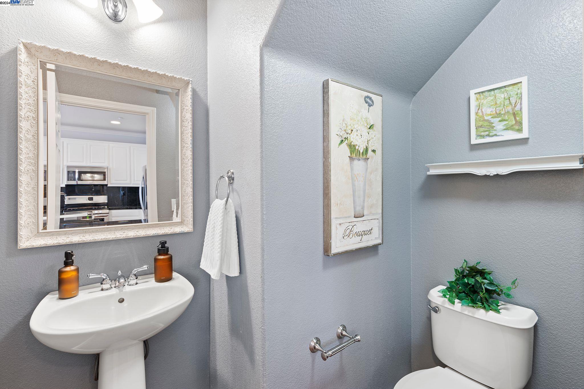 Detail Gallery Image 23 of 31 For 1752 Holly Cmn, Livermore,  CA 94550 - 3 Beds | 2/1 Baths