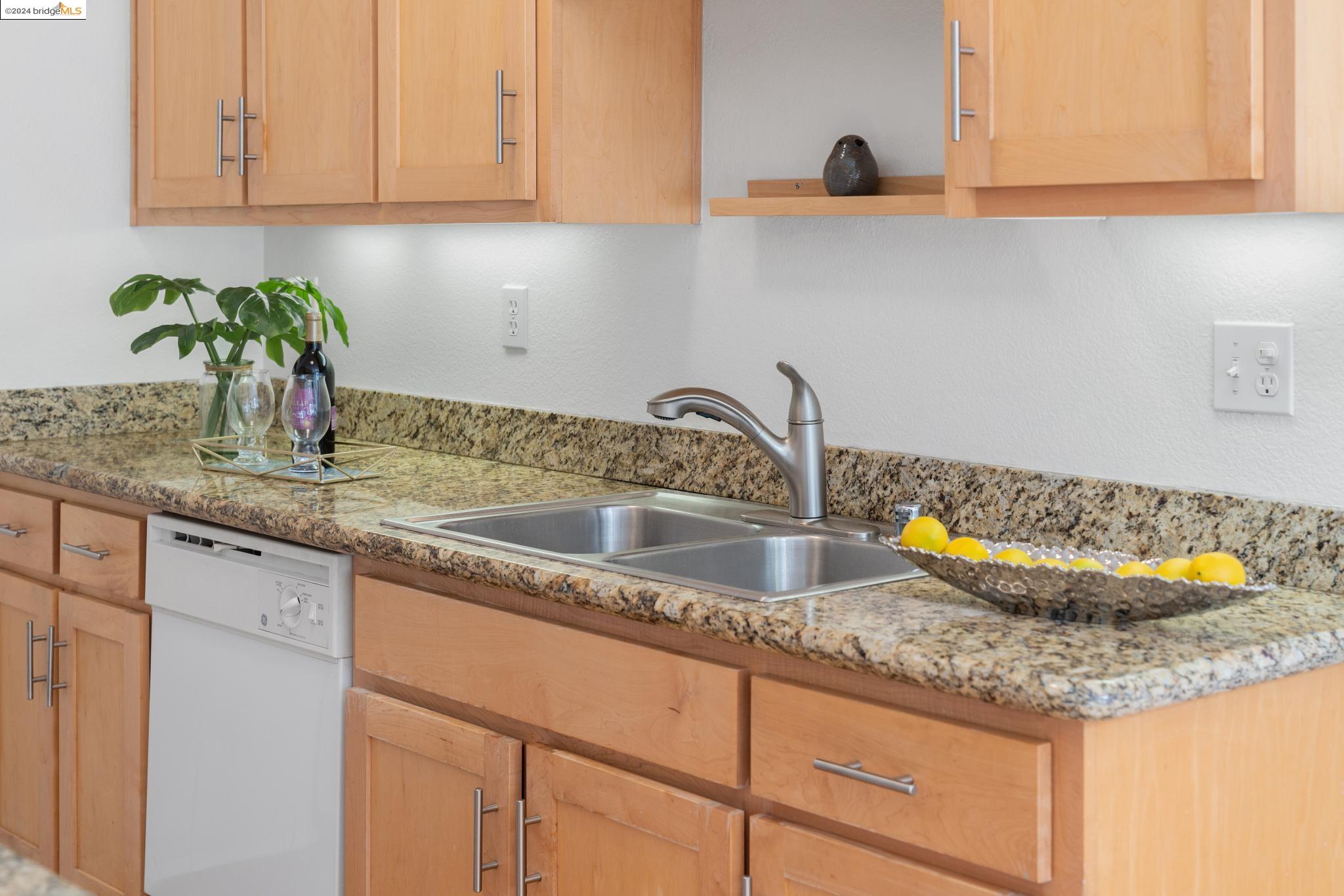 Detail Gallery Image 15 of 37 For 49 Bayside Ct, Richmond,  CA 94804 - 1 Beds | 1 Baths