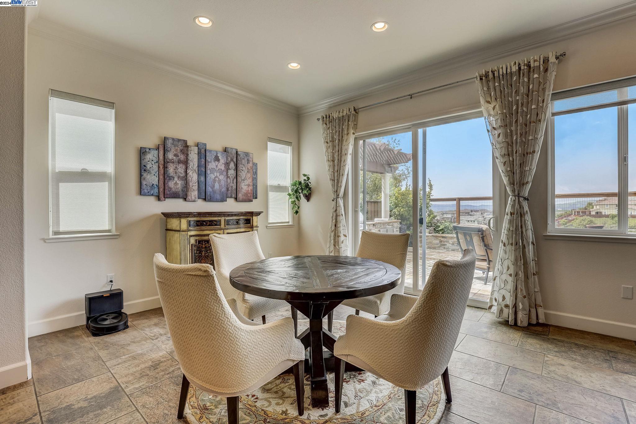Detail Gallery Image 19 of 40 For 5008 Volterra Ct, Dublin,  CA 94568 - 4 Beds | 4/1 Baths