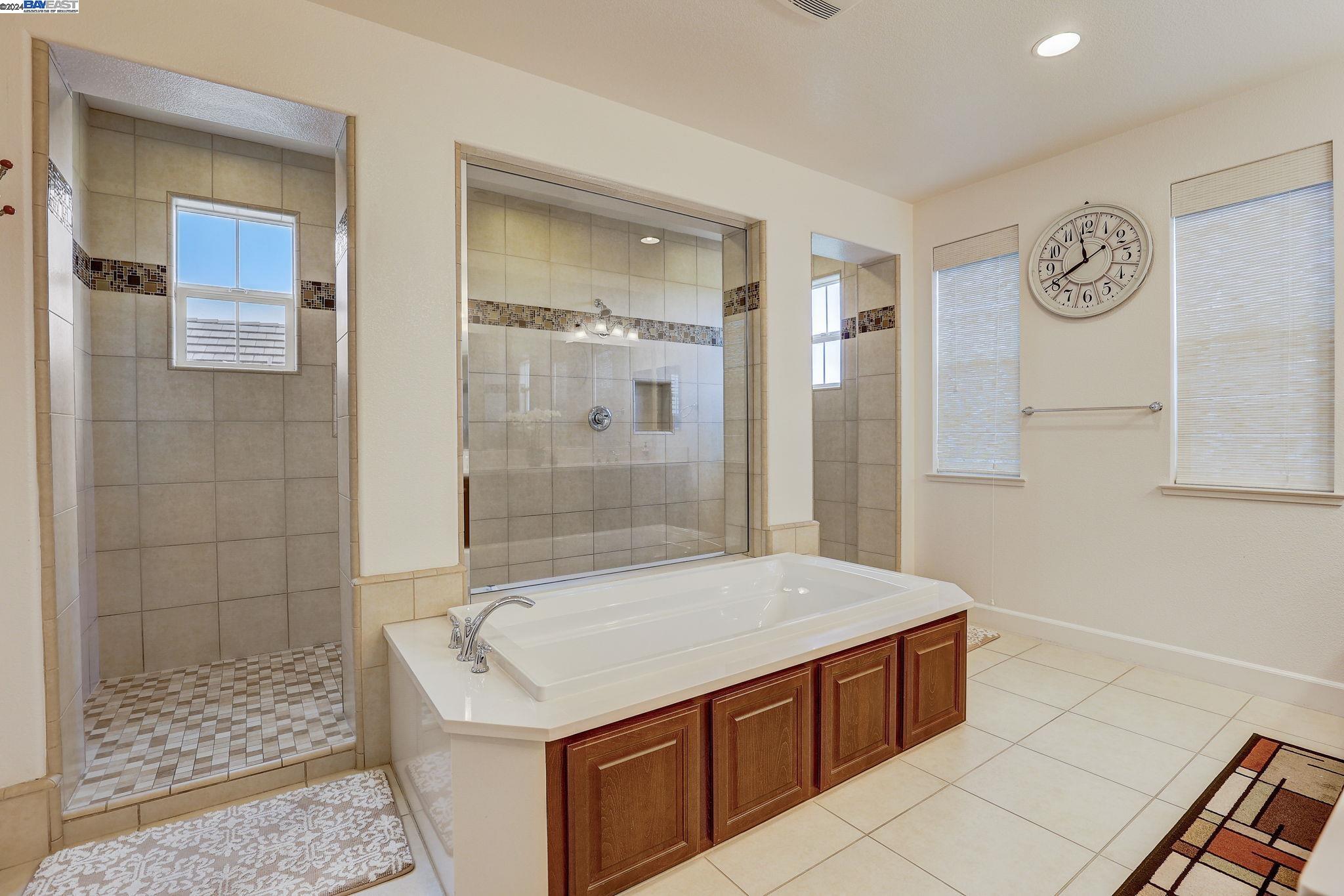 Detail Gallery Image 27 of 40 For 5008 Volterra Ct, Dublin,  CA 94568 - 4 Beds | 4/1 Baths