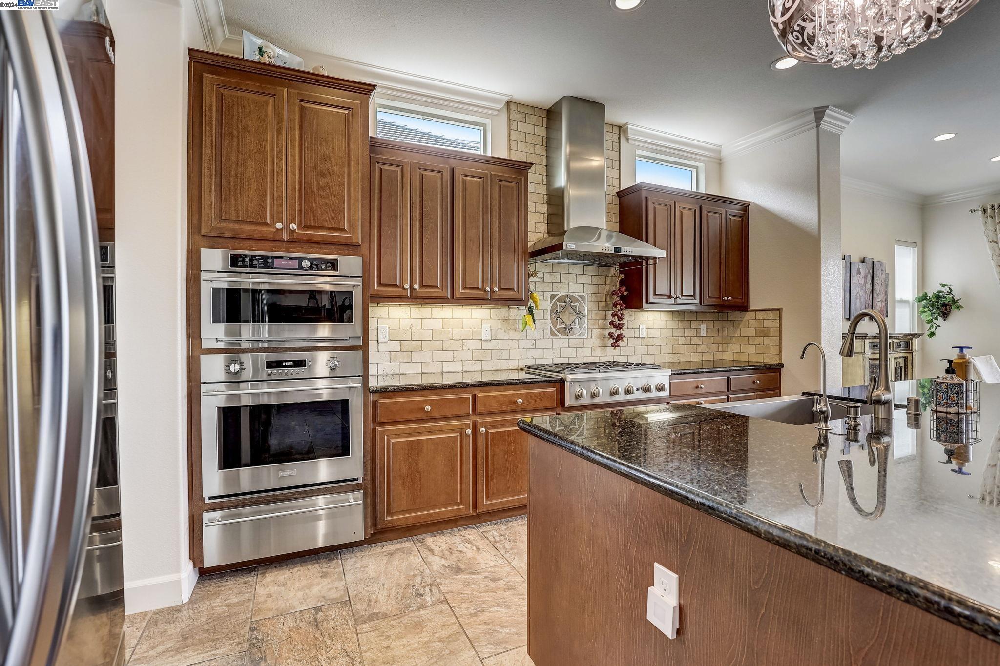 Detail Gallery Image 31 of 48 For 5008 Volterra Ct, Dublin,  CA 94568 - 4 Beds | 4/1 Baths