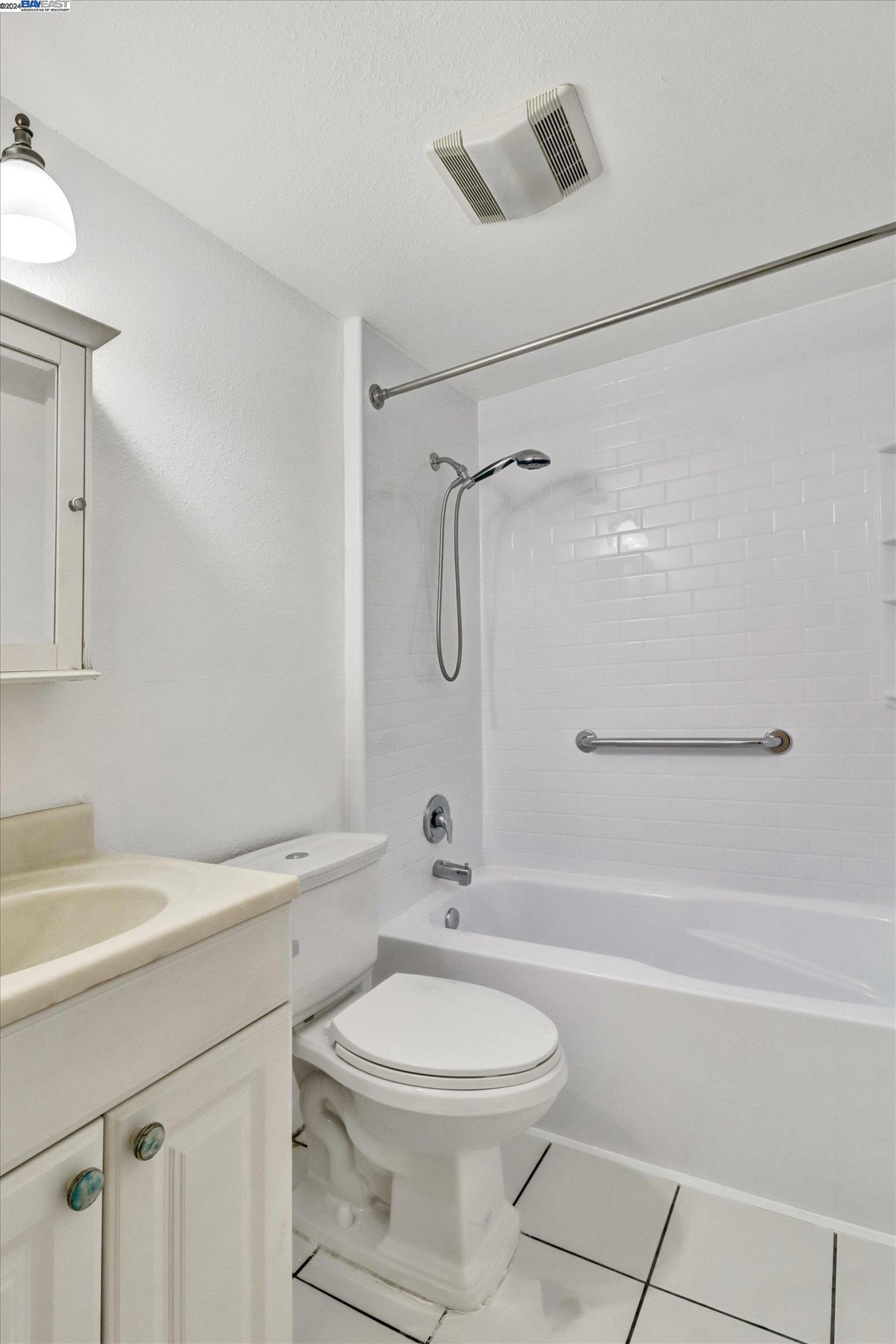 Detail Gallery Image 20 of 26 For 3310 Adeline St, Oakland,  CA 94608 - 2 Beds | 1 Baths