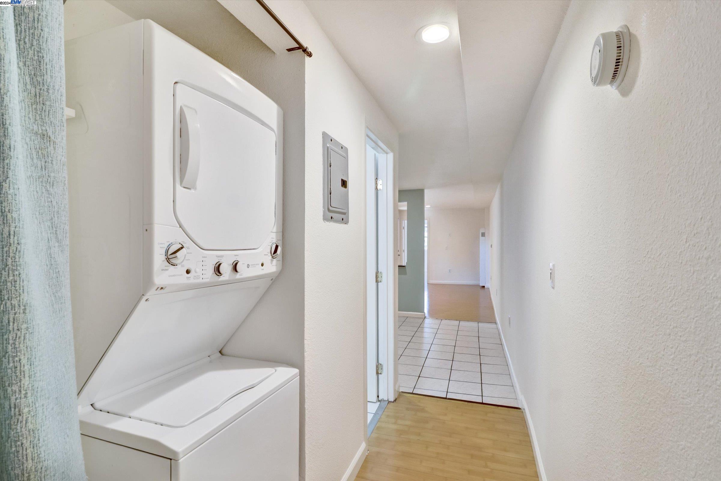 Detail Gallery Image 21 of 26 For 3310 Adeline St, Oakland,  CA 94608 - 2 Beds | 1 Baths