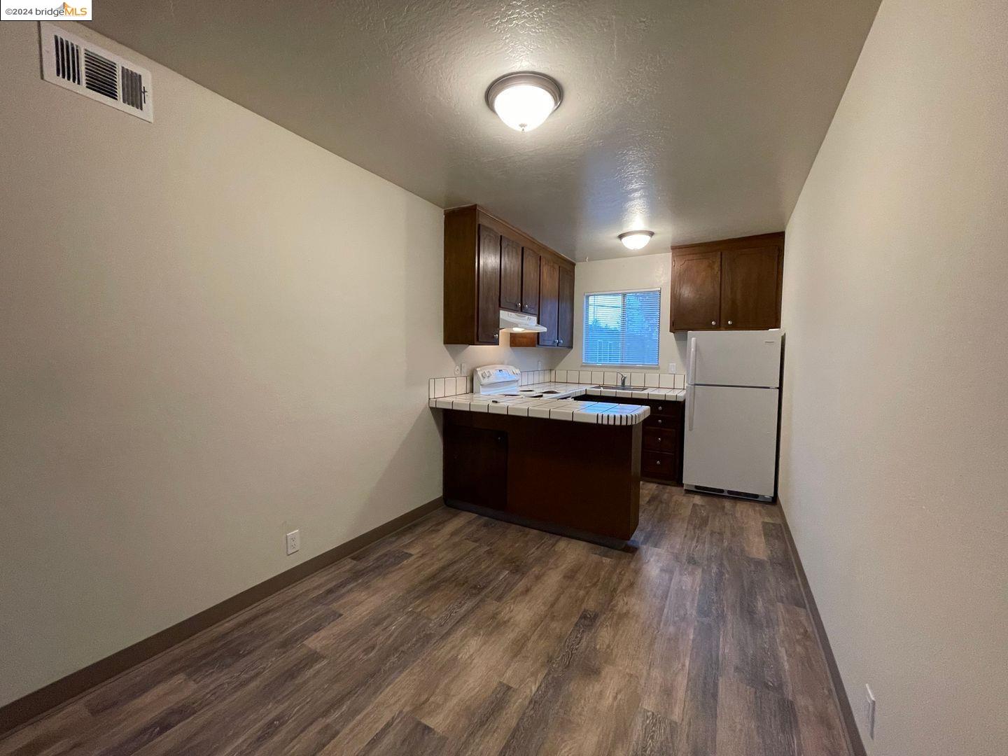 Detail Gallery Image 9 of 15 For 1651 Detroit Ave #203,  Concord,  CA 94520 - 1 Beds | 1 Baths