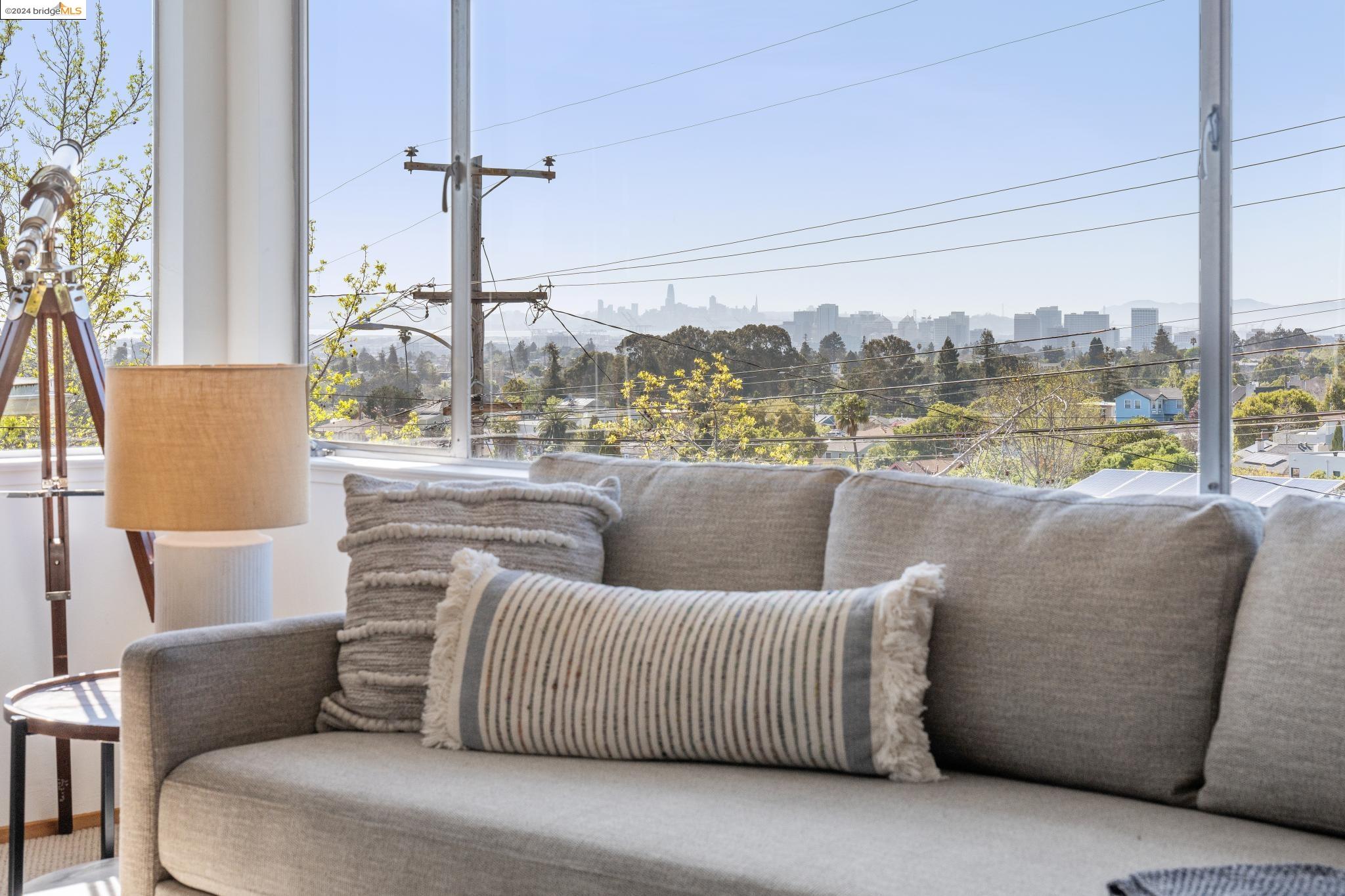Detail Gallery Image 9 of 60 For 4136 Rhoda Avenue, Oakland,  CA 94602 - 3 Beds | 2 Baths