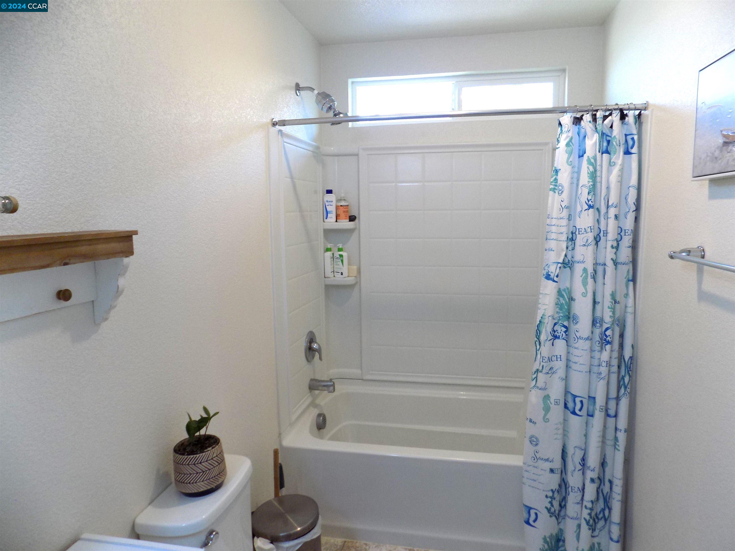 Detail Gallery Image 21 of 49 For 743 Amanecer, Ceres,  CA 95307-7435 - 3 Beds | 2/1 Baths