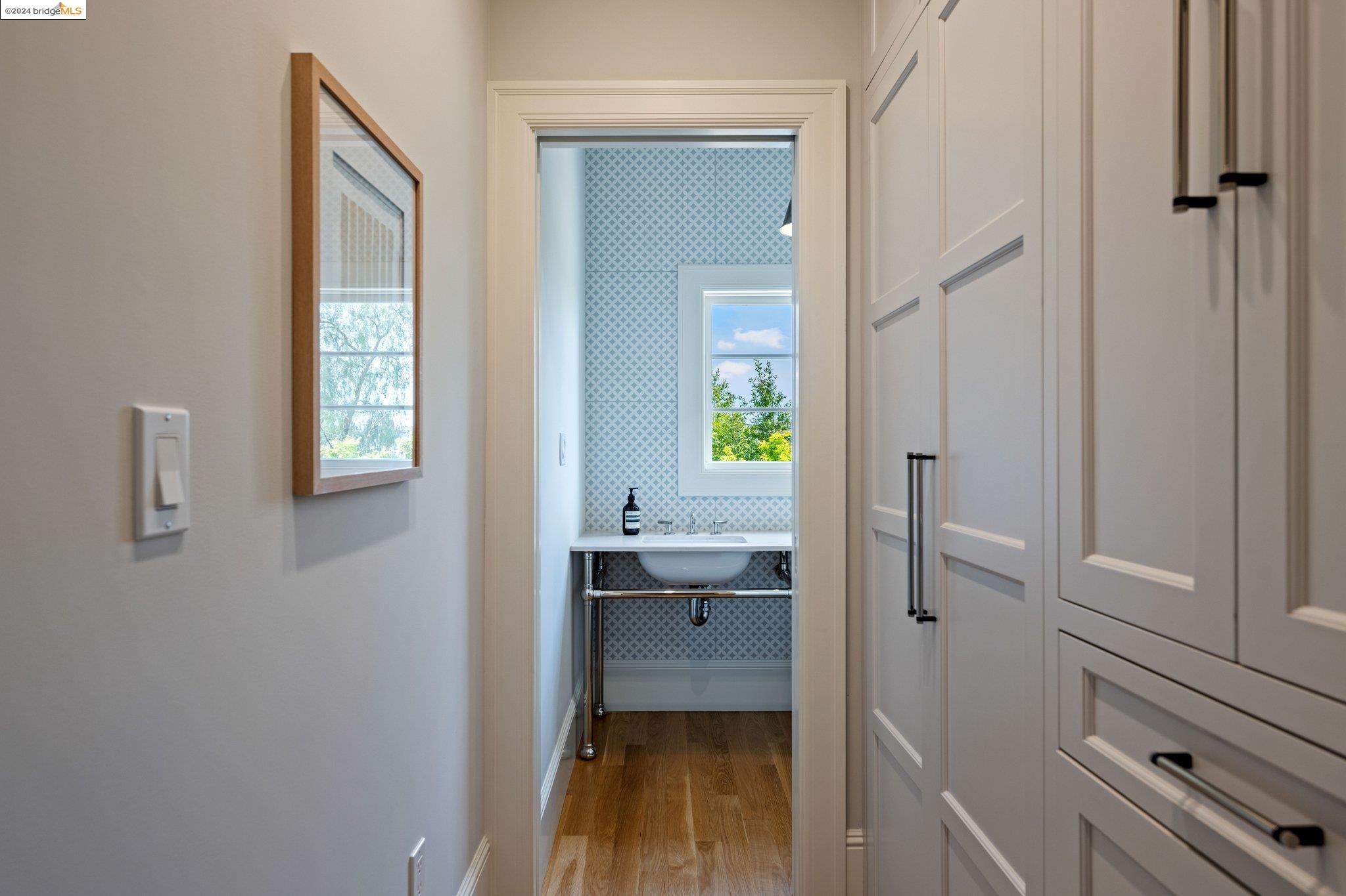 Detail Gallery Image 30 of 58 For 1053 Hubert Rd., Oakland,  CA 94610 - 5 Beds | 2/1 Baths