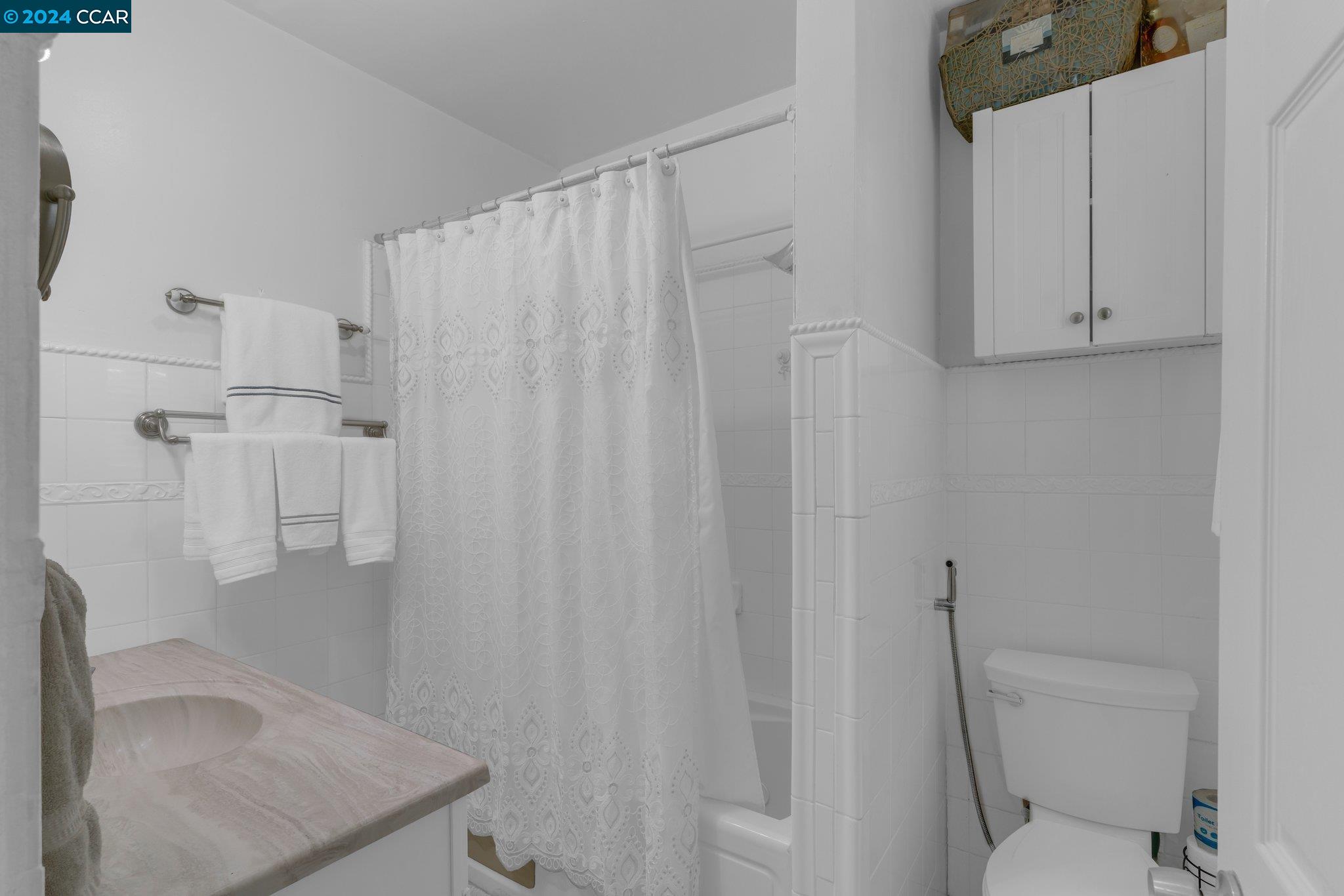 Detail Gallery Image 24 of 57 For 2243 E 21st St, Oakland,  CA 94606 - – Beds | – Baths