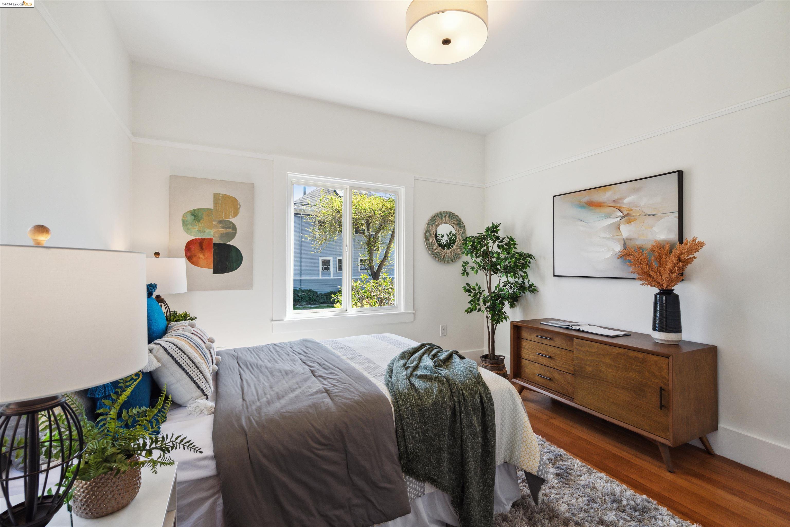 Detail Gallery Image 20 of 41 For 1829 Channing Way, Berkeley,  CA 94702 - 3 Beds | 2 Baths
