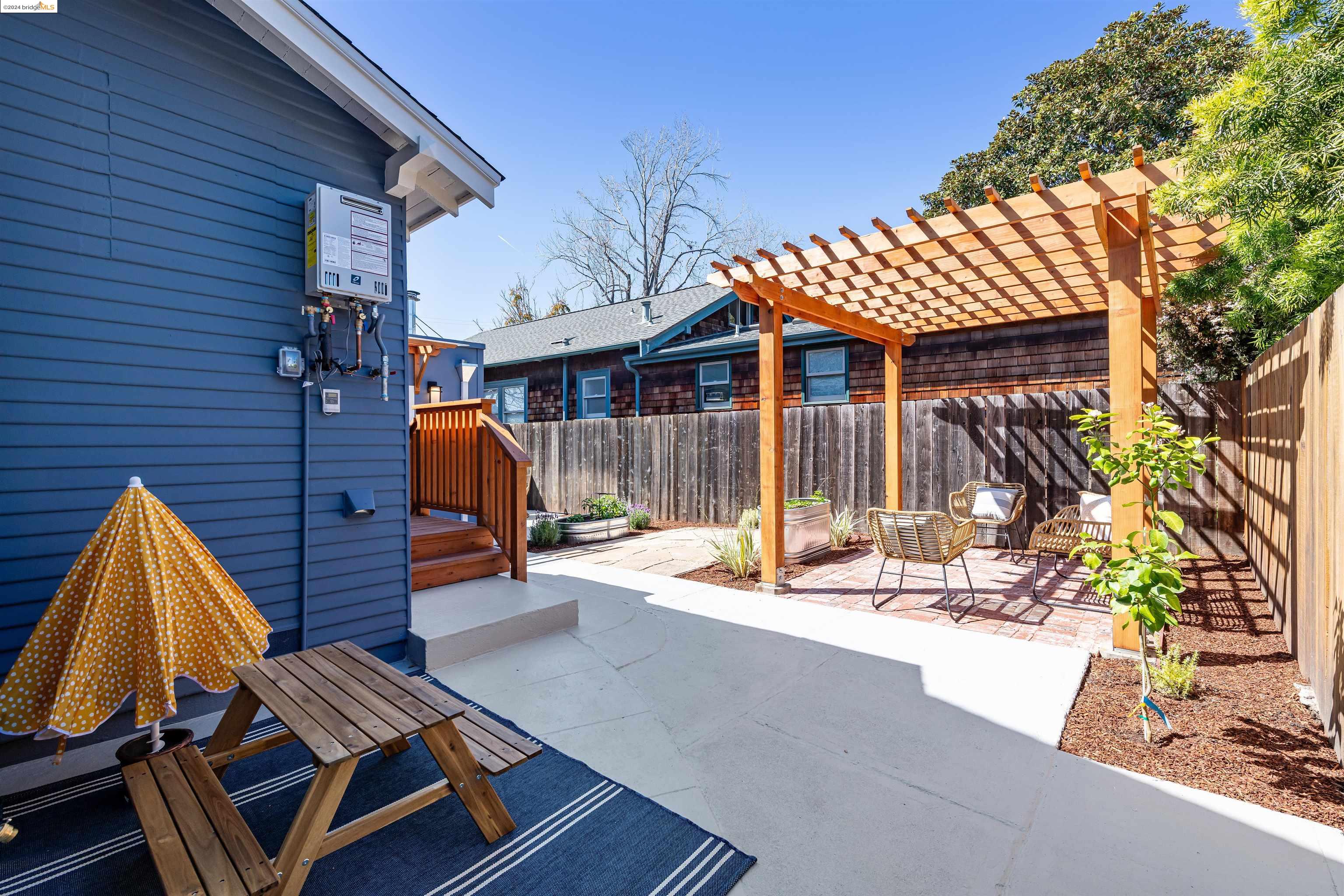 Detail Gallery Image 26 of 41 For 1829 Channing Way, Berkeley,  CA 94702 - 3 Beds | 2 Baths
