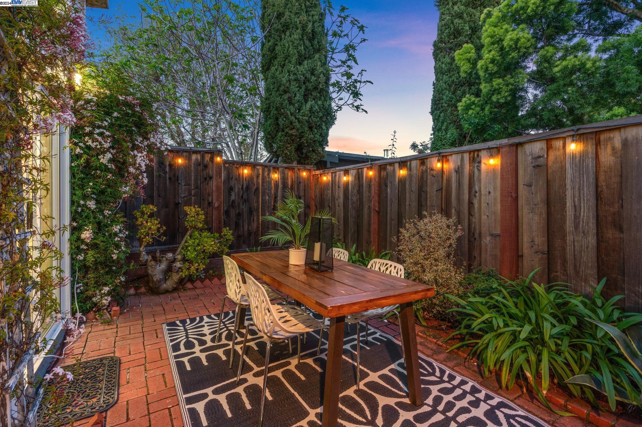 Detail Gallery Image 27 of 32 For 2720 Madeline Street, Oakland,  CA 94602 - 2 Beds | 1 Baths