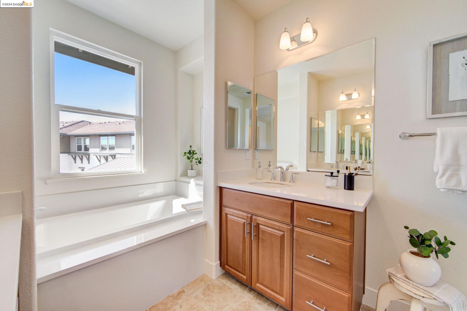 Detail Gallery Image 21 of 40 For 2777 5th St, Alameda,  CA 94501 - 2 Beds | 2/1 Baths
