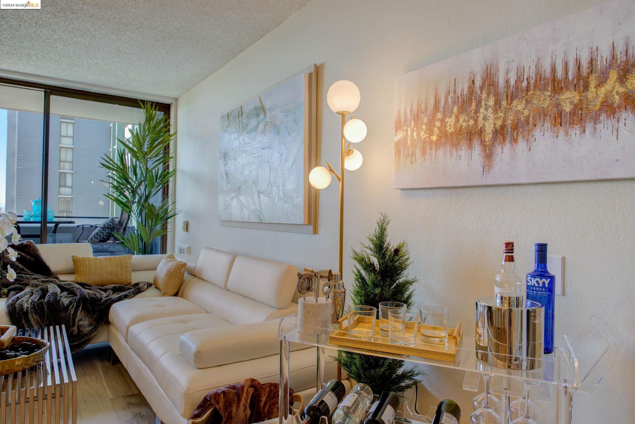 Detail Gallery Image 4 of 60 For 555 Pierce St #626,  Albany,  CA 94706 - 1 Beds | 1 Baths