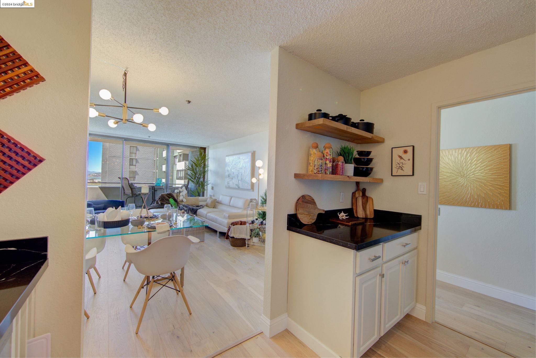 Detail Gallery Image 6 of 60 For 555 Pierce St #626,  Albany,  CA 94706 - 1 Beds | 1 Baths