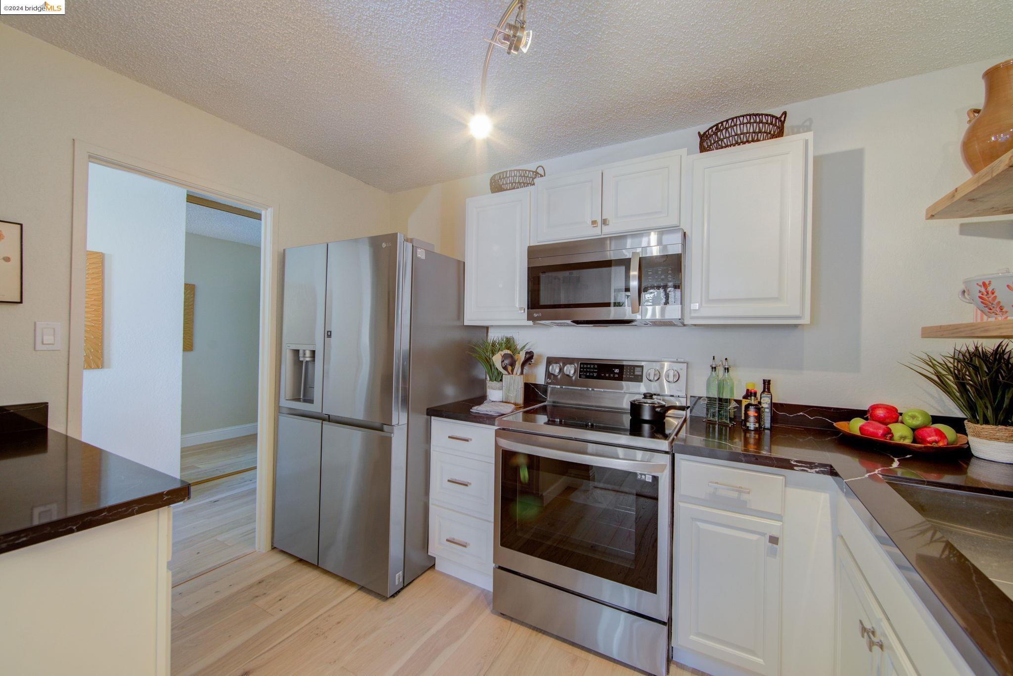 Detail Gallery Image 9 of 60 For 555 Pierce St #626,  Albany,  CA 94706 - 1 Beds | 1 Baths