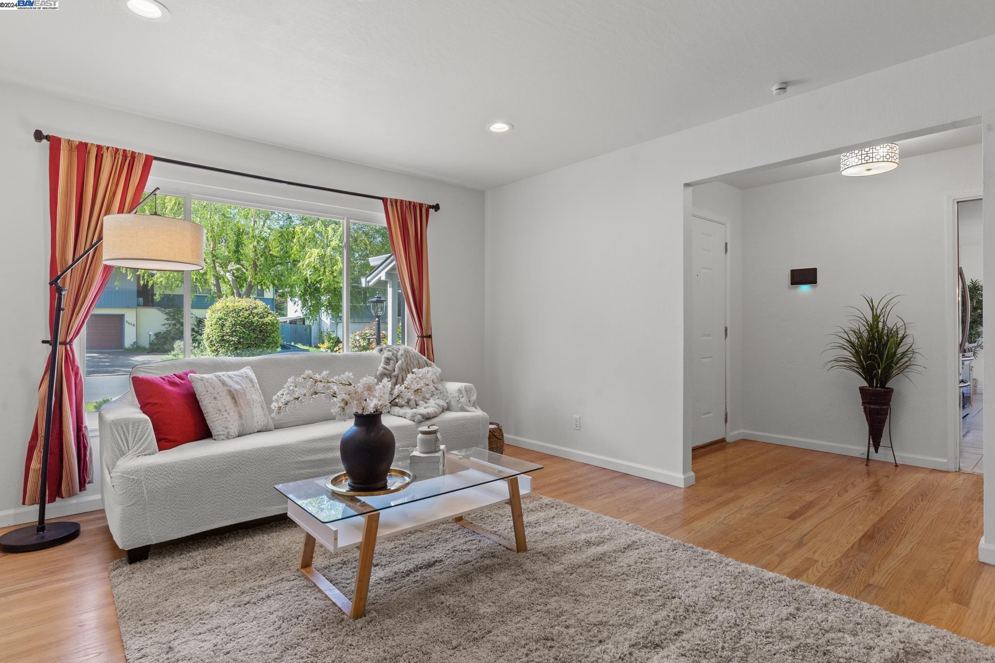 Detail Gallery Image 5 of 35 For 3435 Morningside Dr, Richmond,  CA 94803 - 3 Beds | 2 Baths