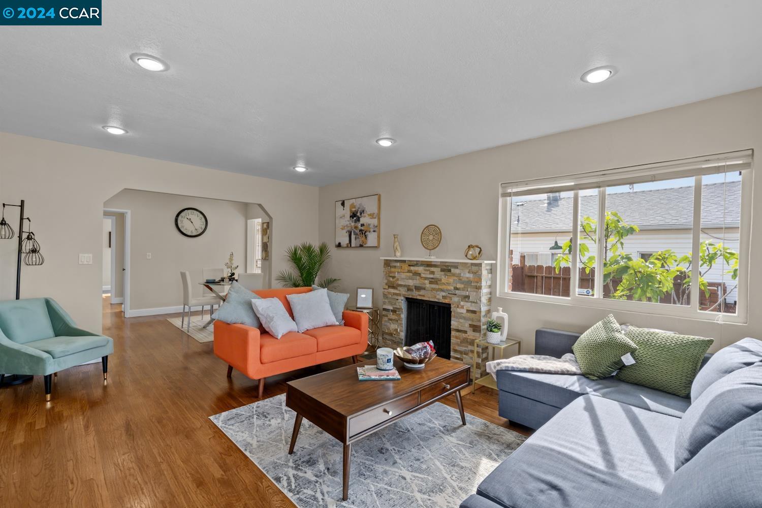 Detail Gallery Image 2 of 20 For 2824 Lincoln Ave, Richmond,  CA 94804 - 3 Beds | 1 Baths