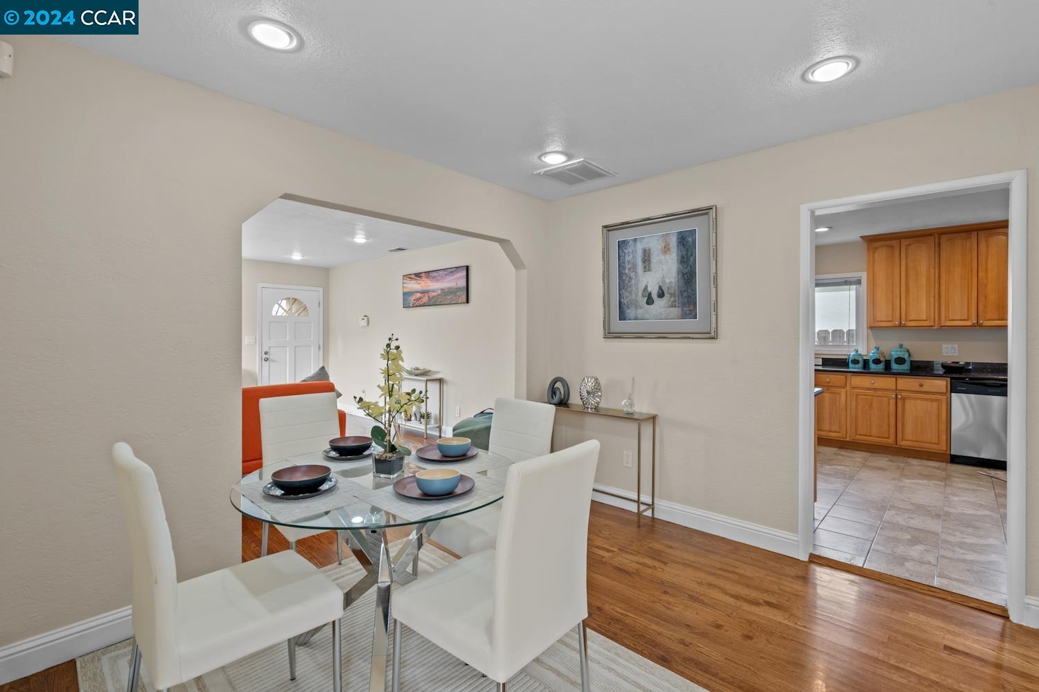 Detail Gallery Image 7 of 20 For 2824 Lincoln Ave, Richmond,  CA 94804 - 3 Beds | 1 Baths