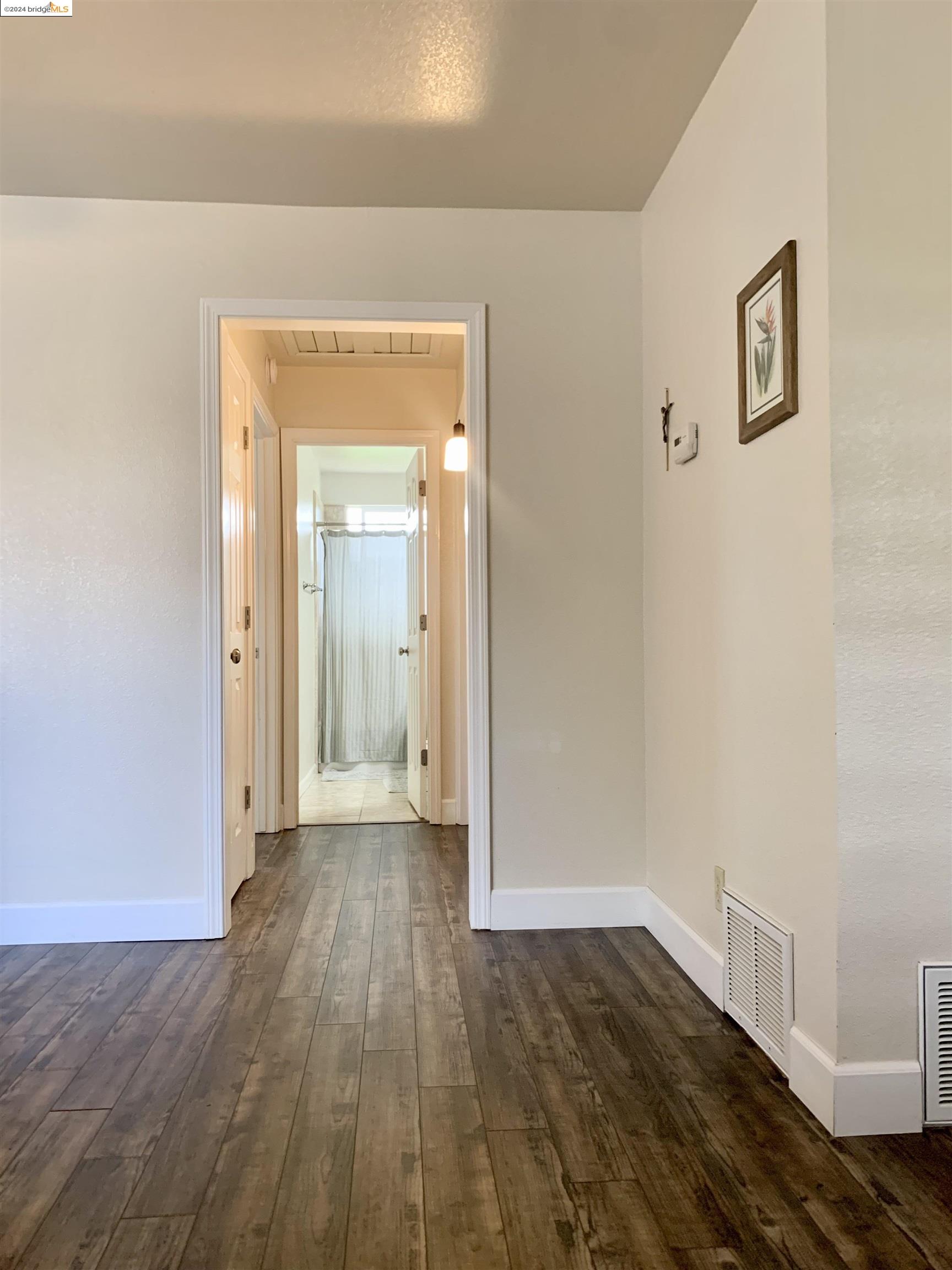 Detail Gallery Image 11 of 40 For 3204 Mayfair, Sacramento,  CA 95864 - 3 Beds | 2/1 Baths