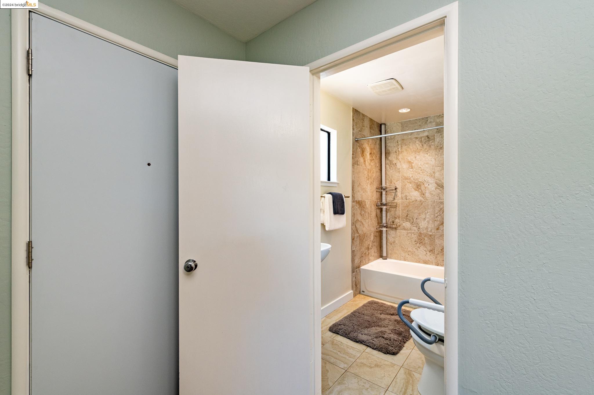 Detail Gallery Image 35 of 44 For 1226 Lawrence St, El Cerrito,  CA 94530 - 3 Beds | 2 Baths