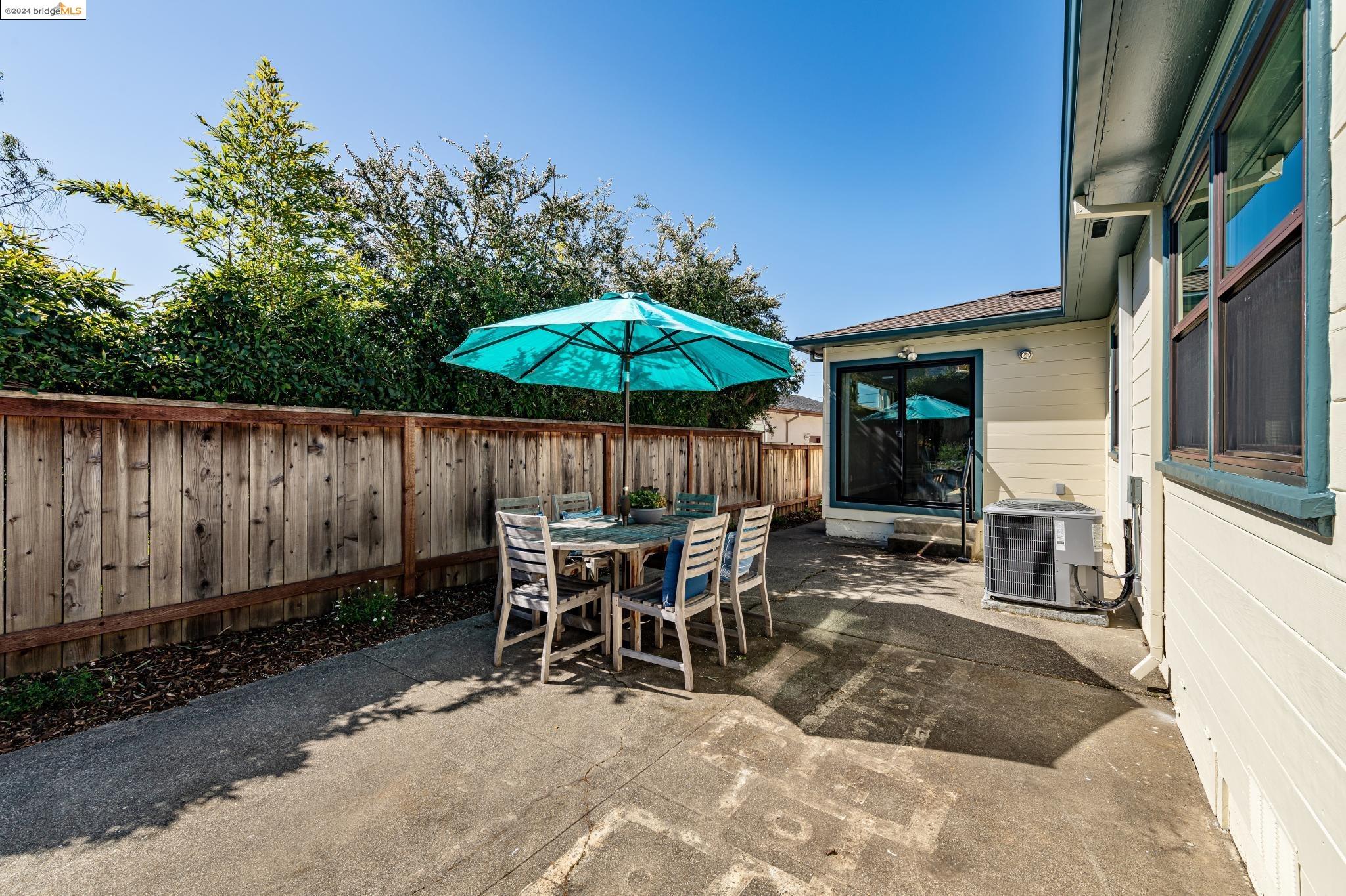 Detail Gallery Image 39 of 44 For 1226 Lawrence St, El Cerrito,  CA 94530 - 3 Beds | 2 Baths
