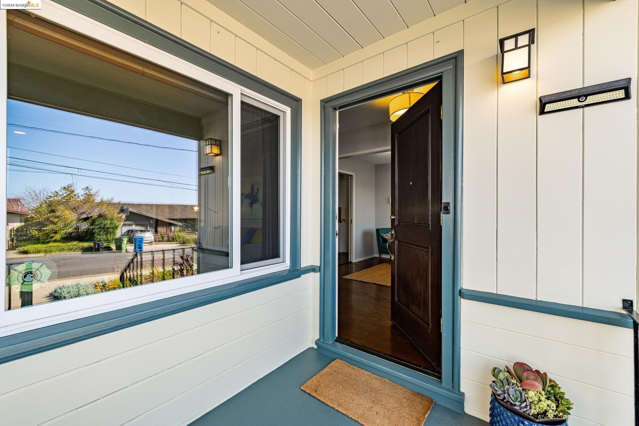 Detail Gallery Image 6 of 44 For 1226 Lawrence St, El Cerrito,  CA 94530 - 3 Beds | 2 Baths